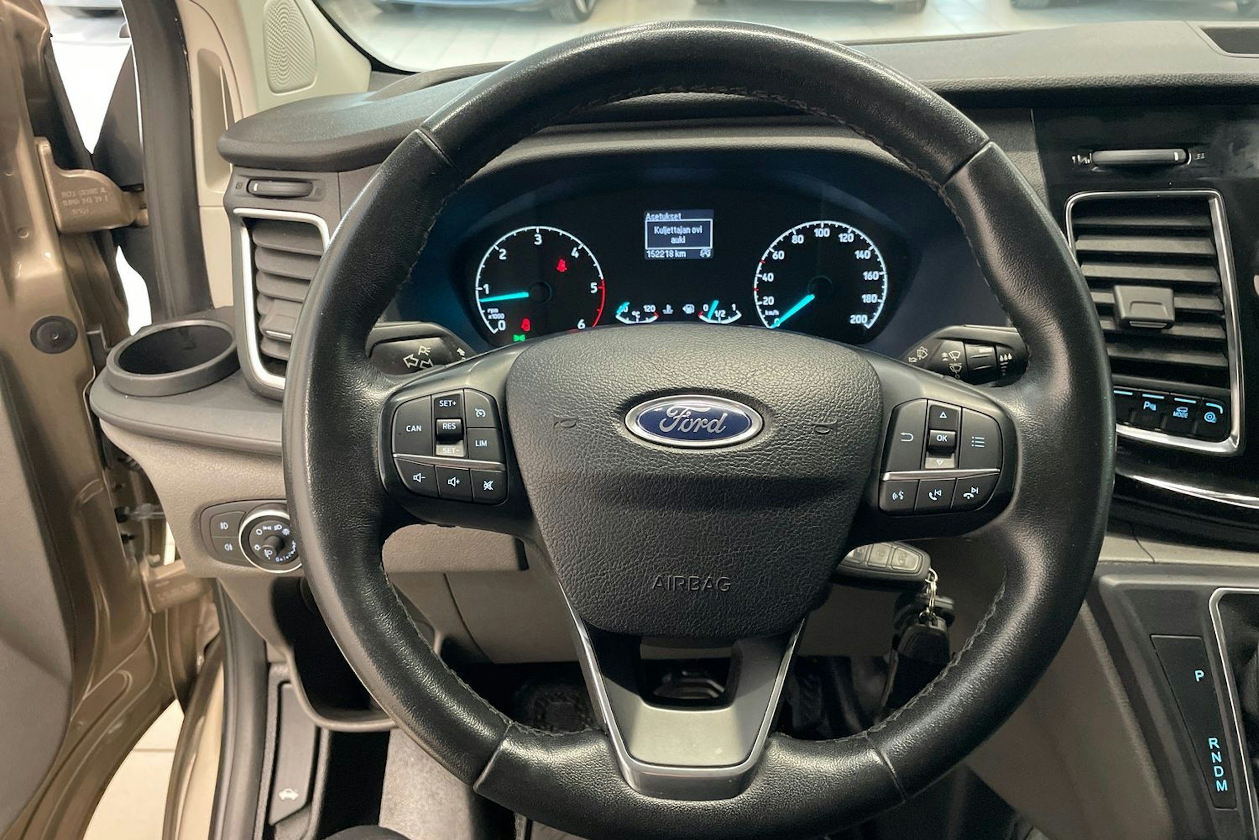 Harmaa Ford Transit Custom 2020 kuva 14.