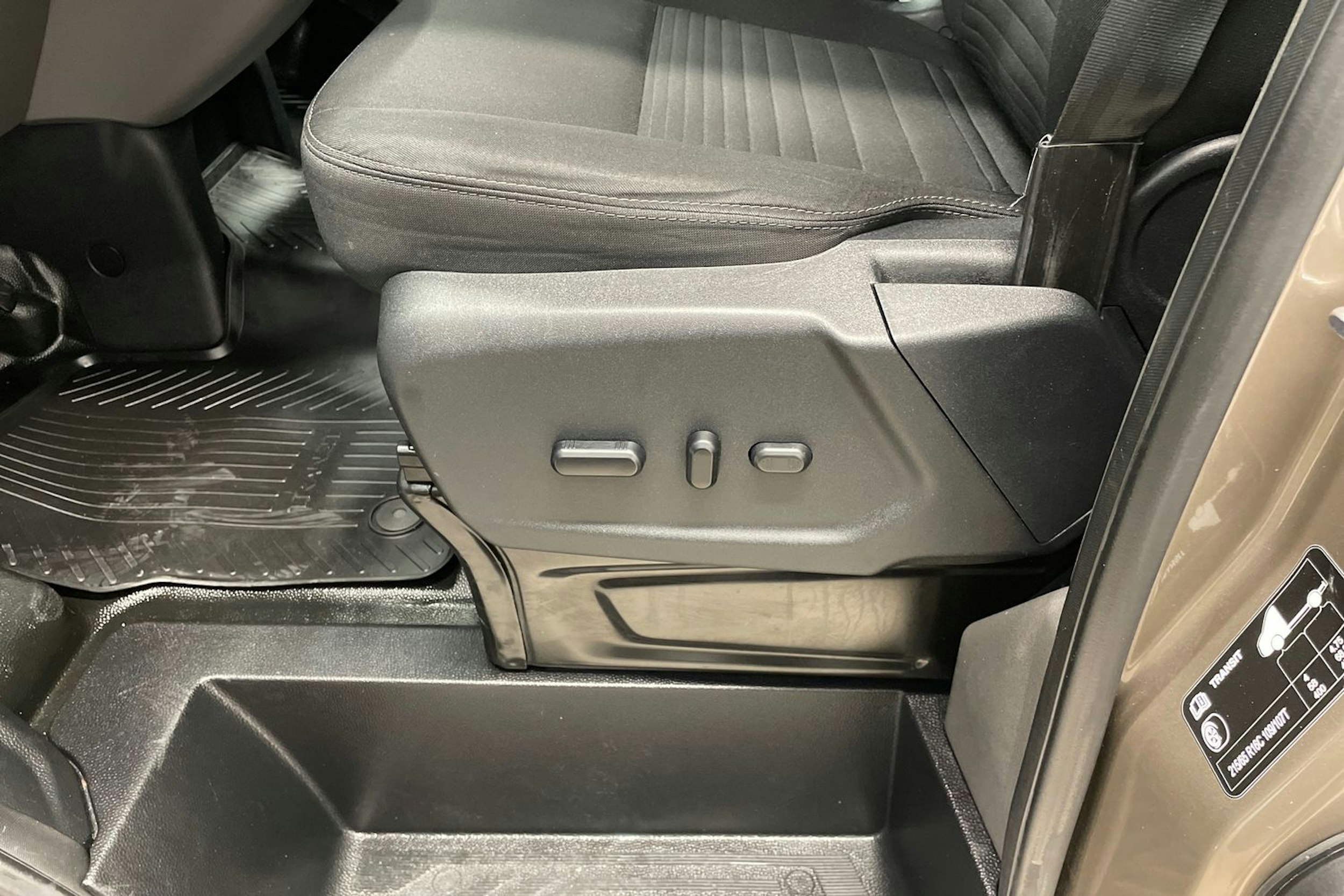 Harmaa Ford Transit Custom 2020 kuva 21.