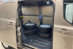 Harmaa Ford Transit Custom 2020 kuva 25.