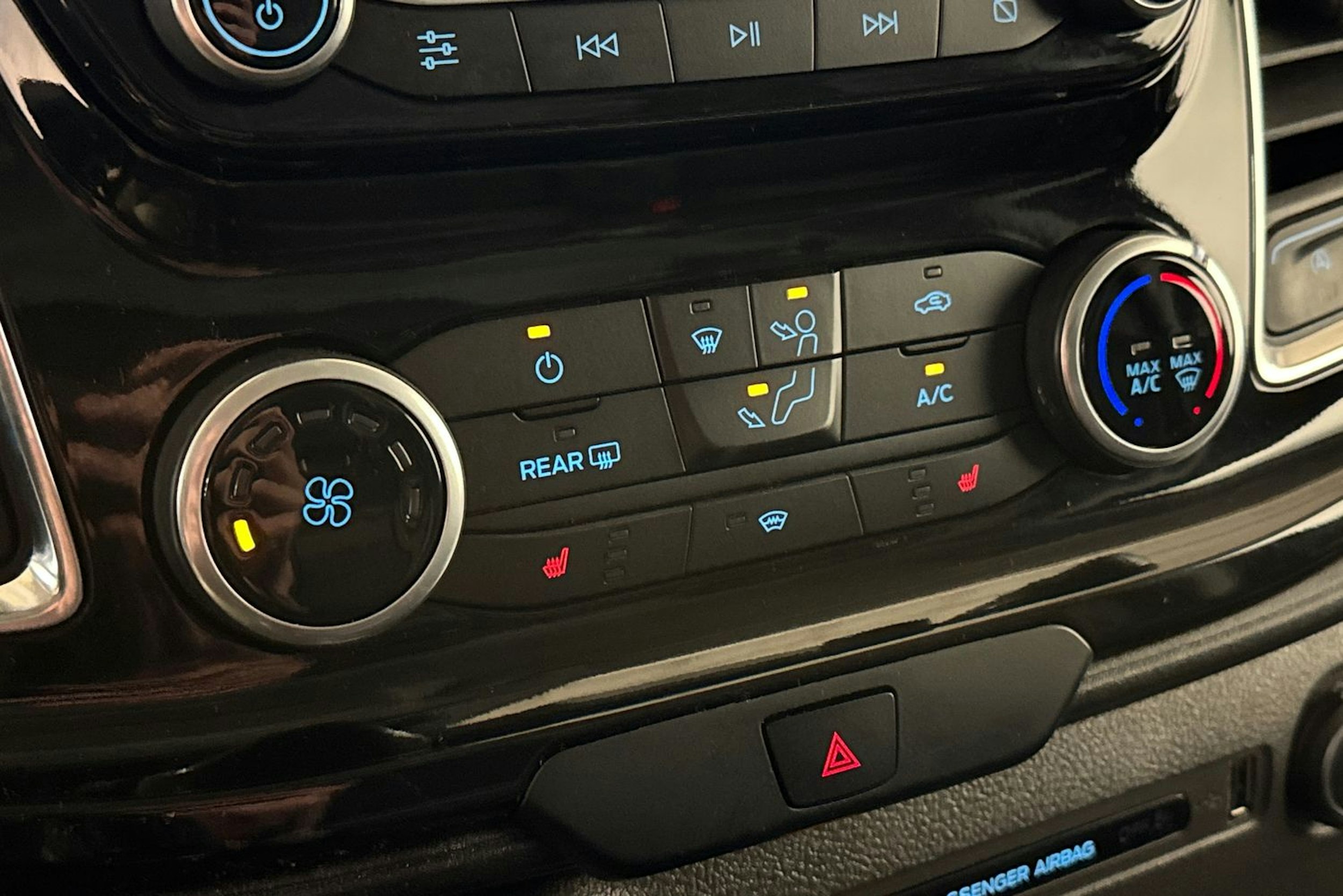 met. musta Ford Transit Custom 2020 kuva 17.