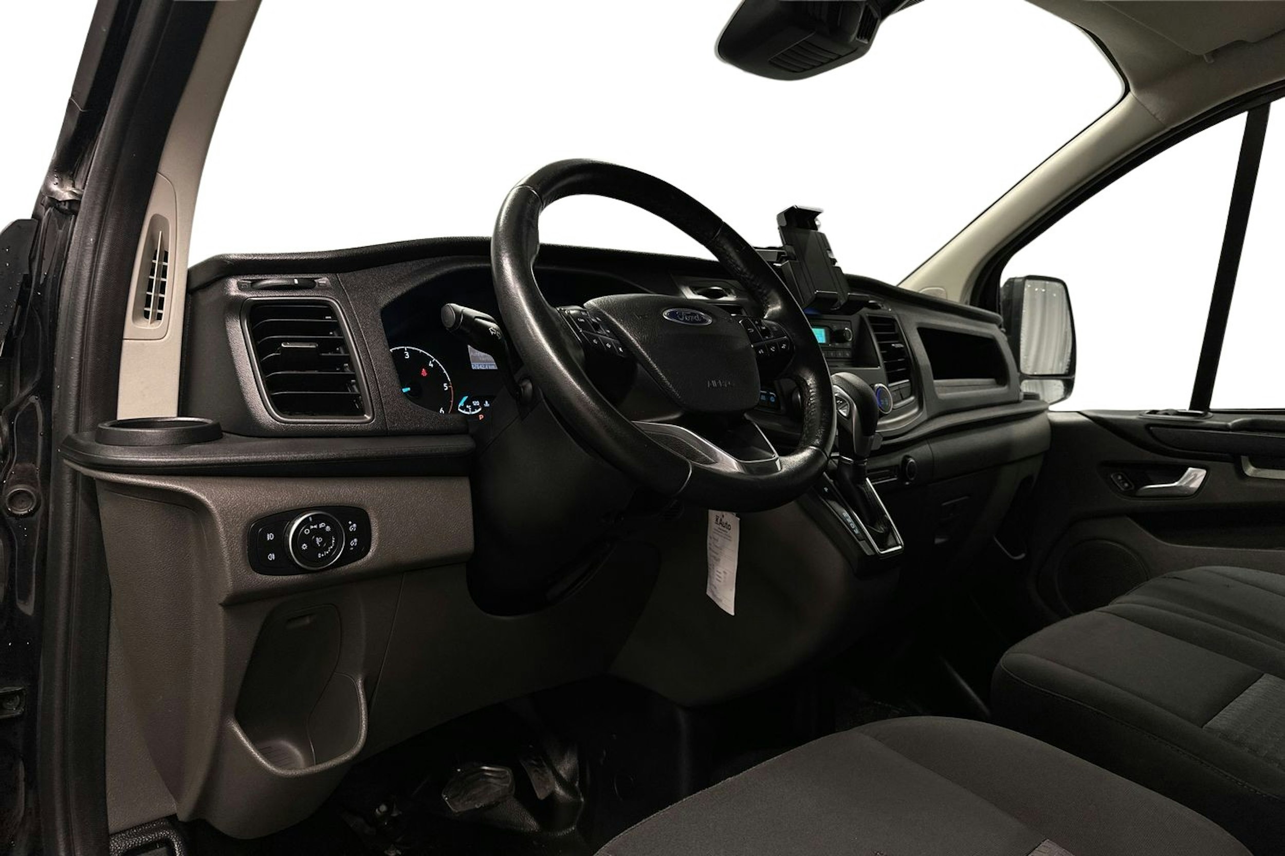 musta Ford Transit Custom 2020 kuva 6.