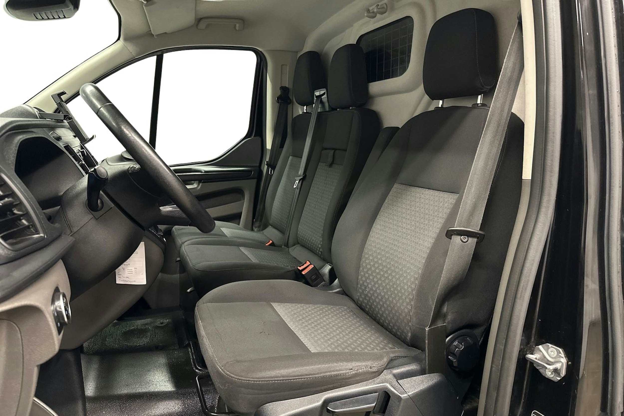 musta Ford Transit Custom 2020 kuva 8.