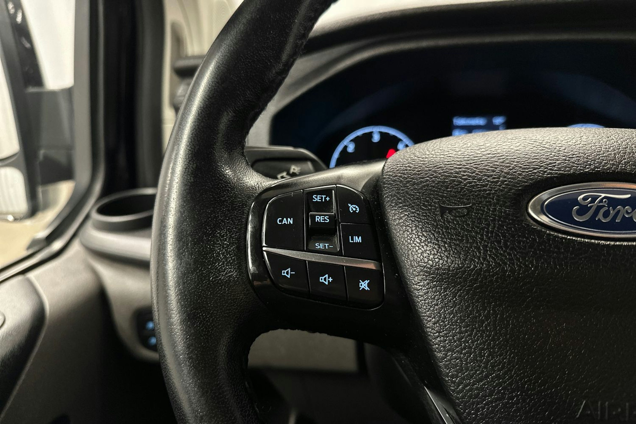musta Ford Transit Custom 2020 kuva 11.