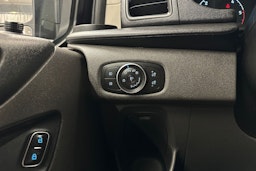 musta Ford Transit Custom 2020 kuva 13.