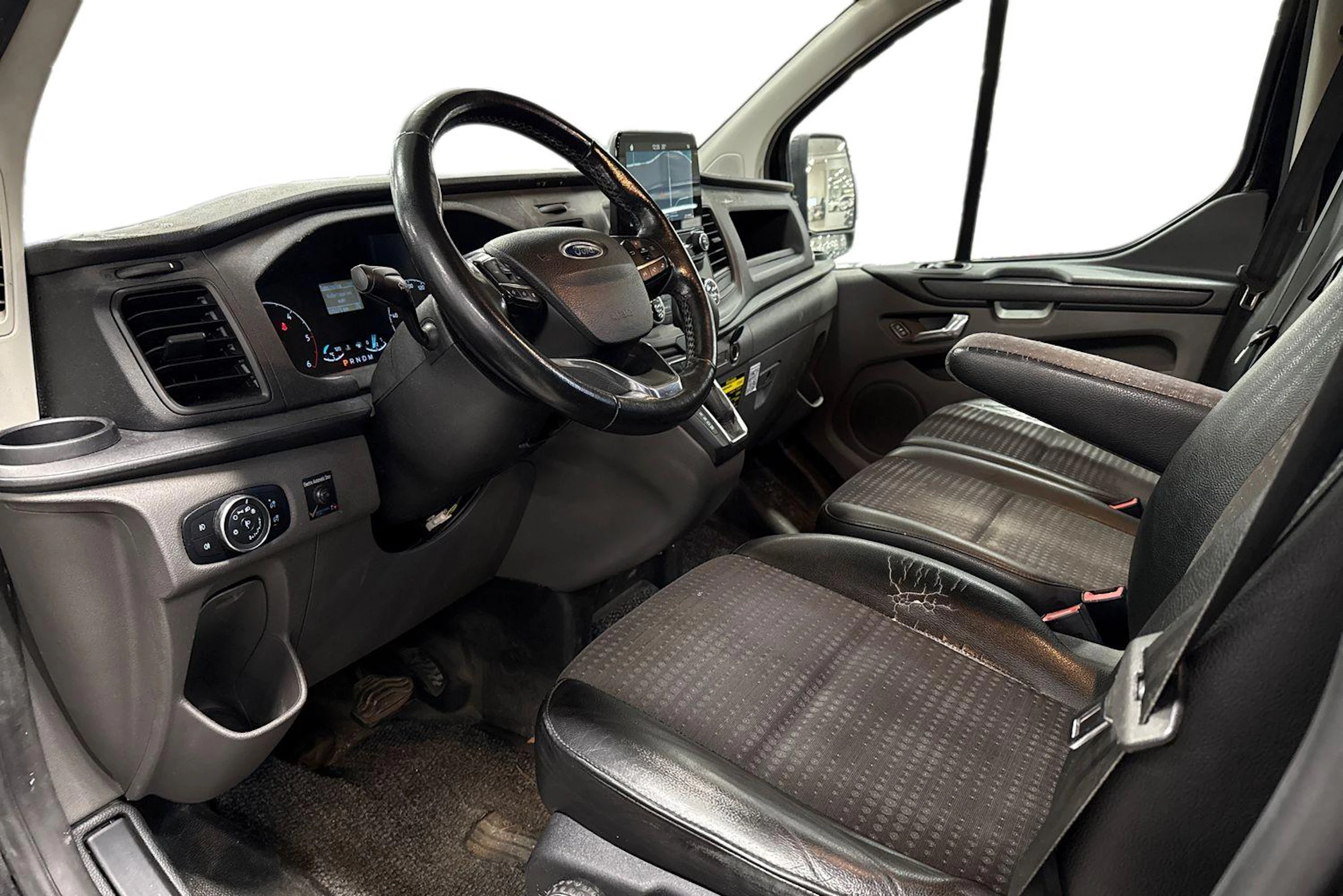 Musta Ford Transit Custom 2020 kuva 3.