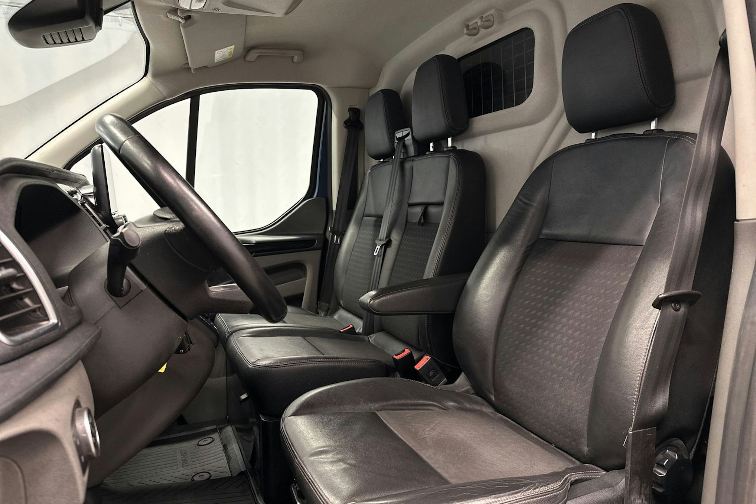 sininen Ford Transit Custom 2020 kuva 12.