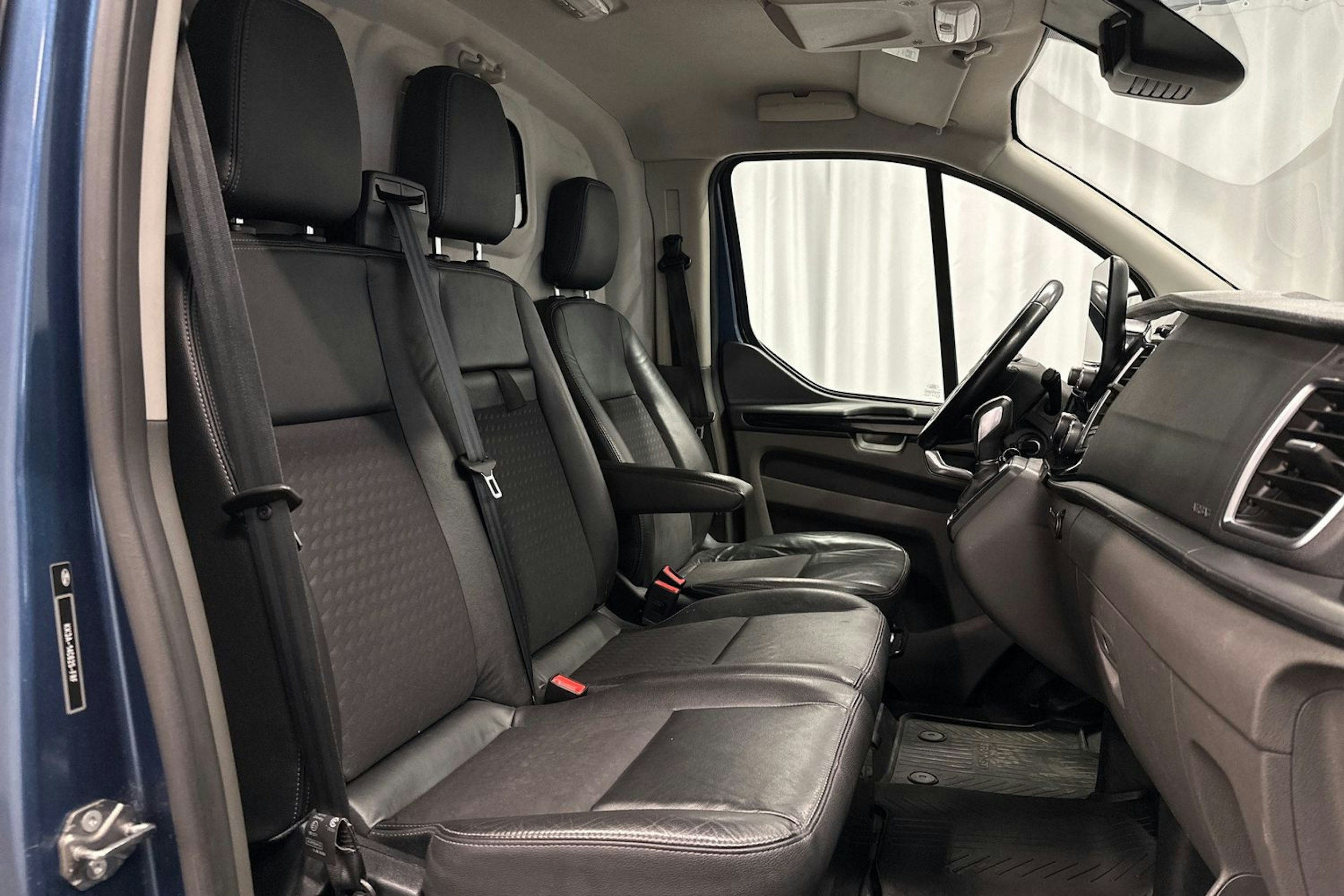 sininen Ford Transit Custom 2020 kuva 14.