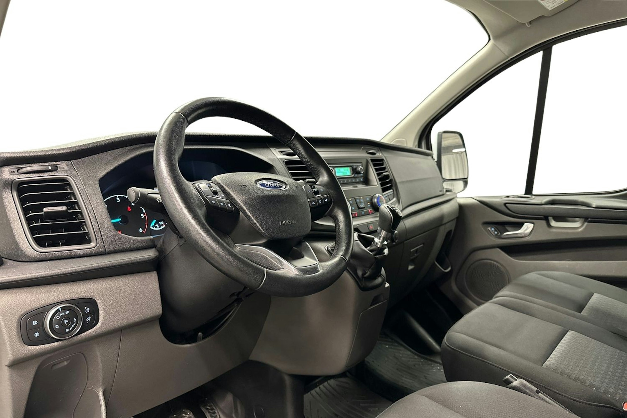 valkoinen Ford Transit Custom 2020 kuva 6.