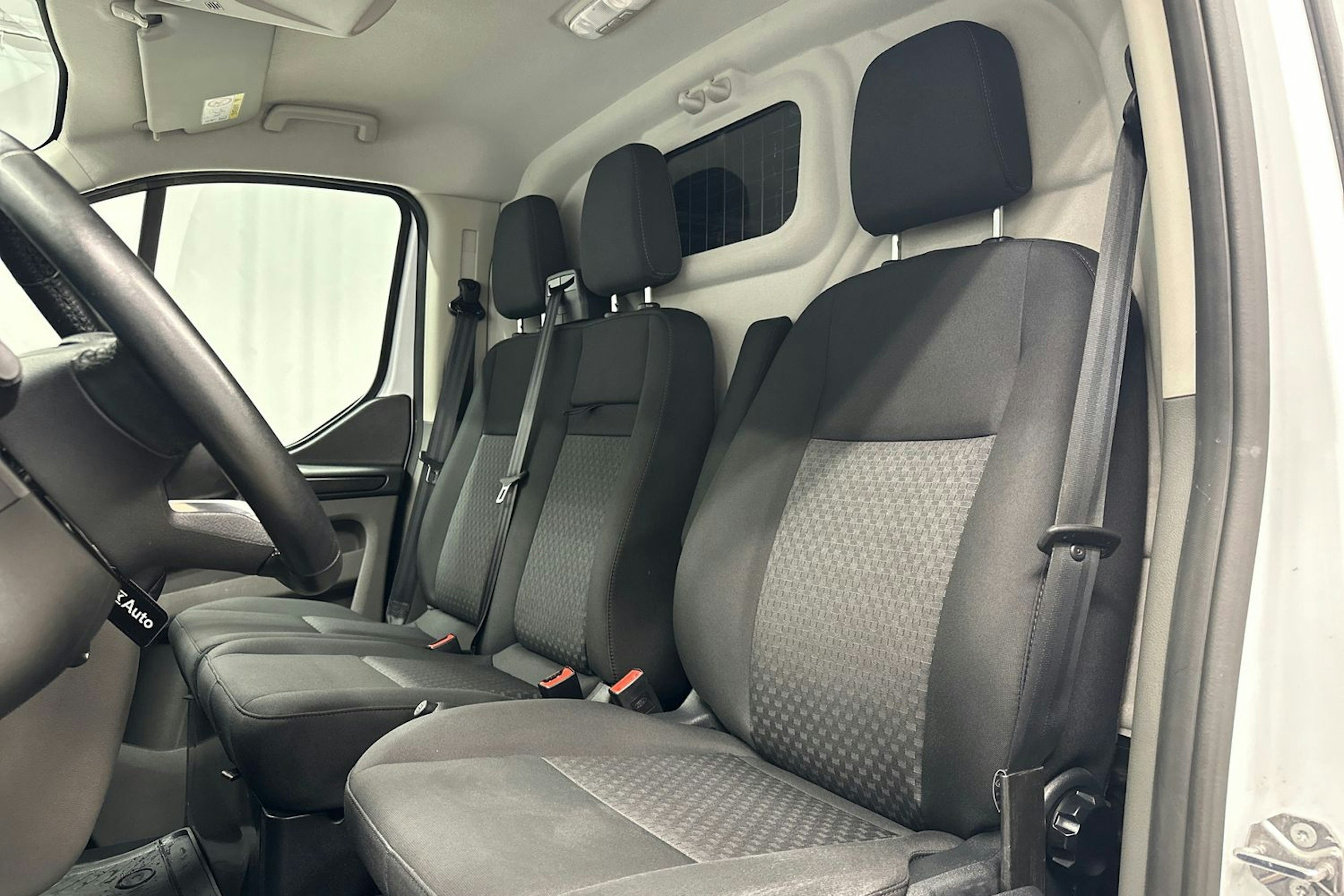valkoinen Ford Transit Custom 2020 kuva 14.