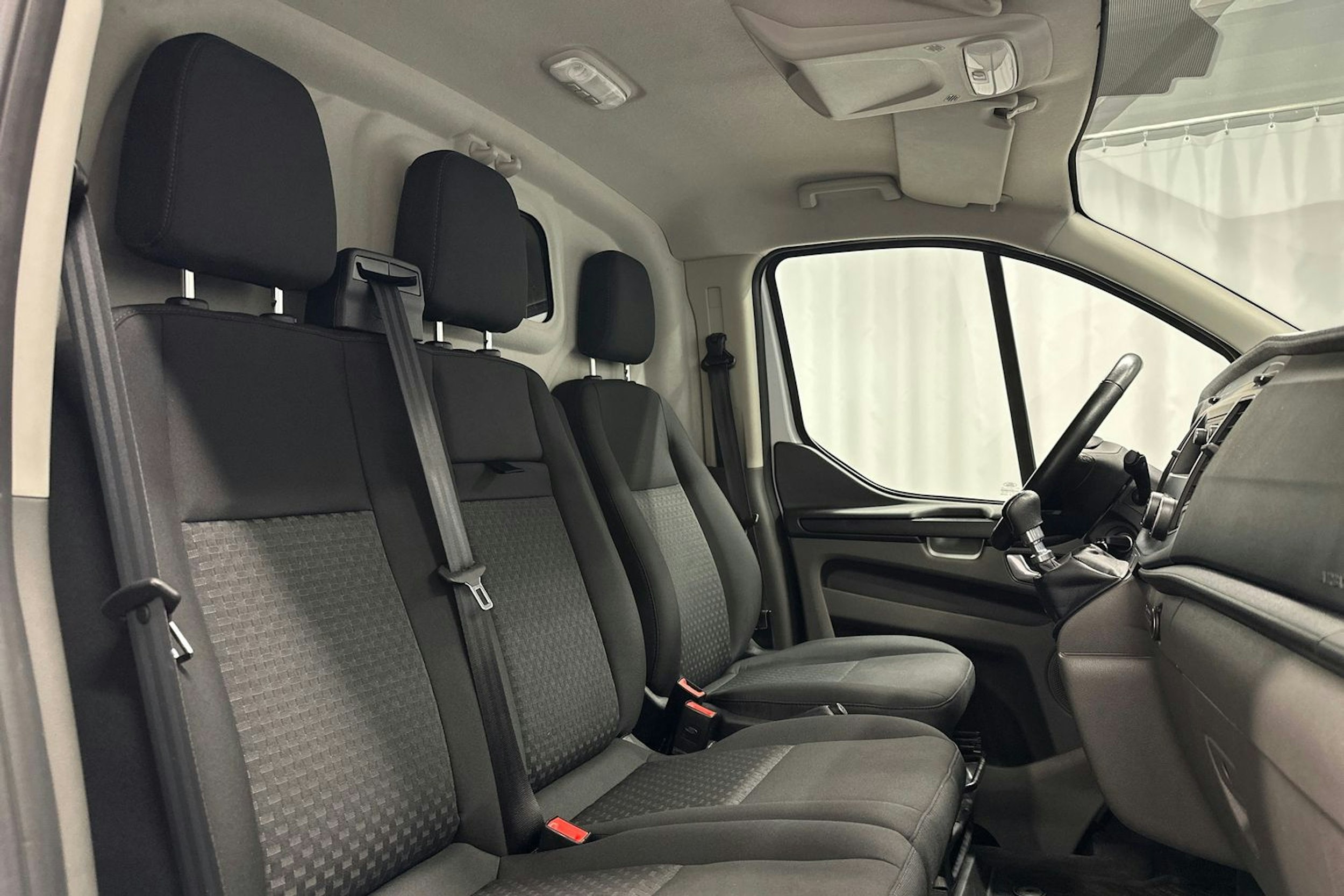 valkoinen Ford Transit Custom 2020 kuva 15.
