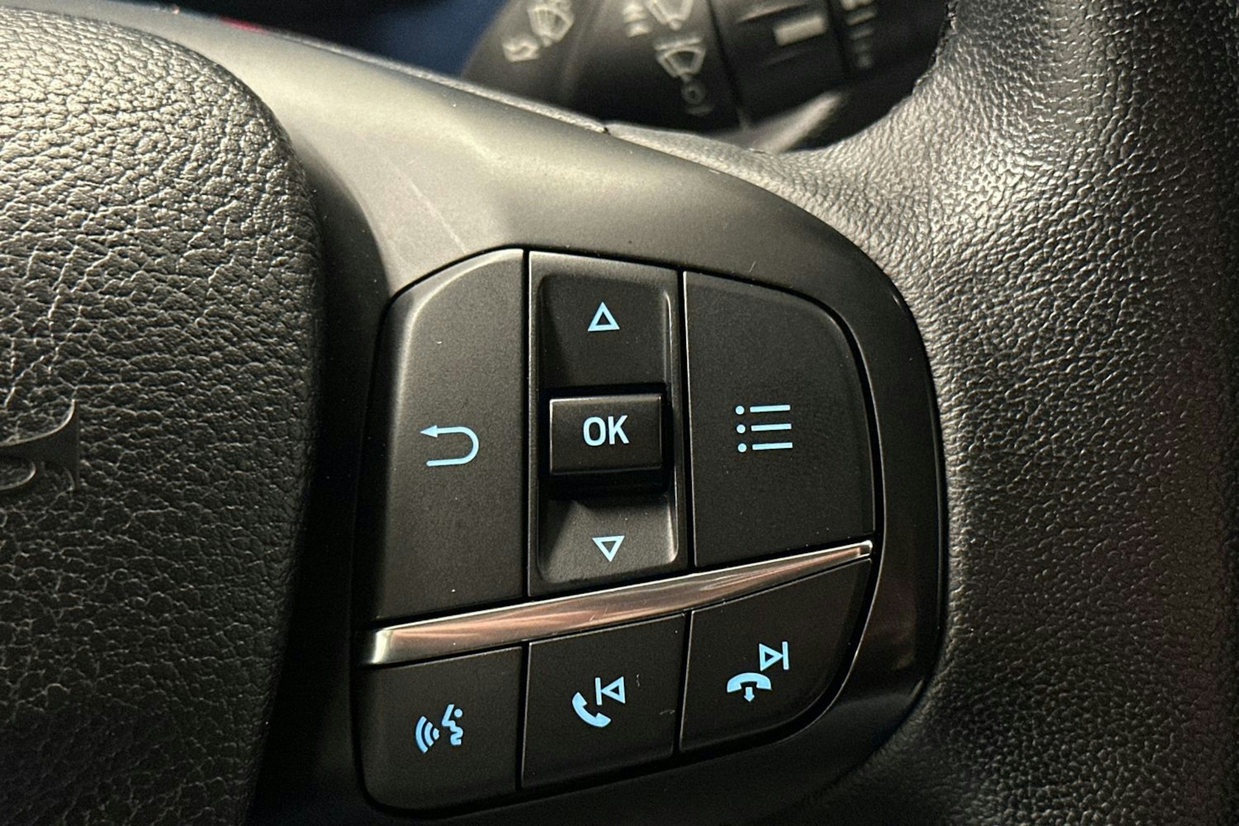 valkoinen Ford Transit Custom 2020 kuva 18.
