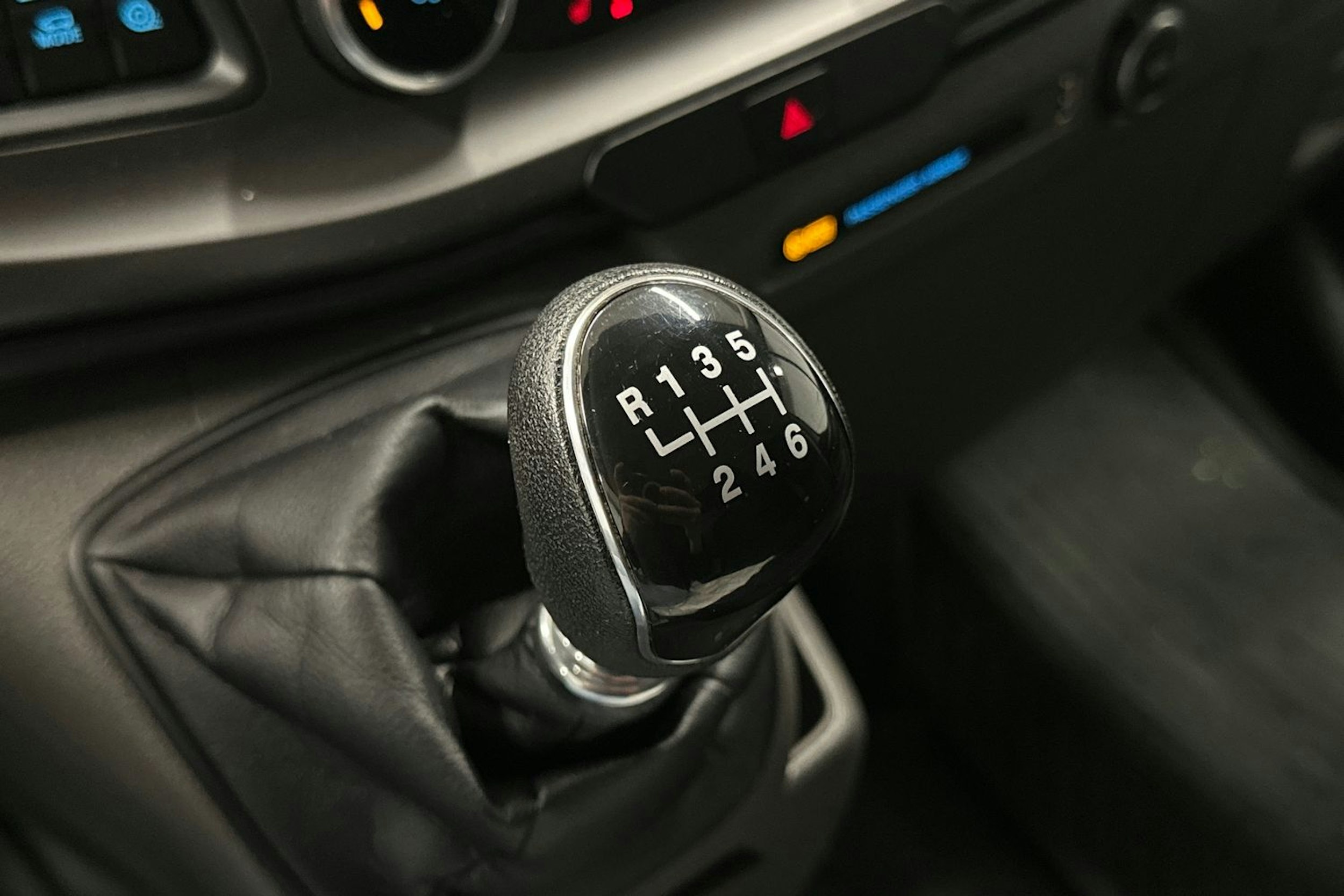 valkoinen Ford Transit Custom 2020 kuva 21.