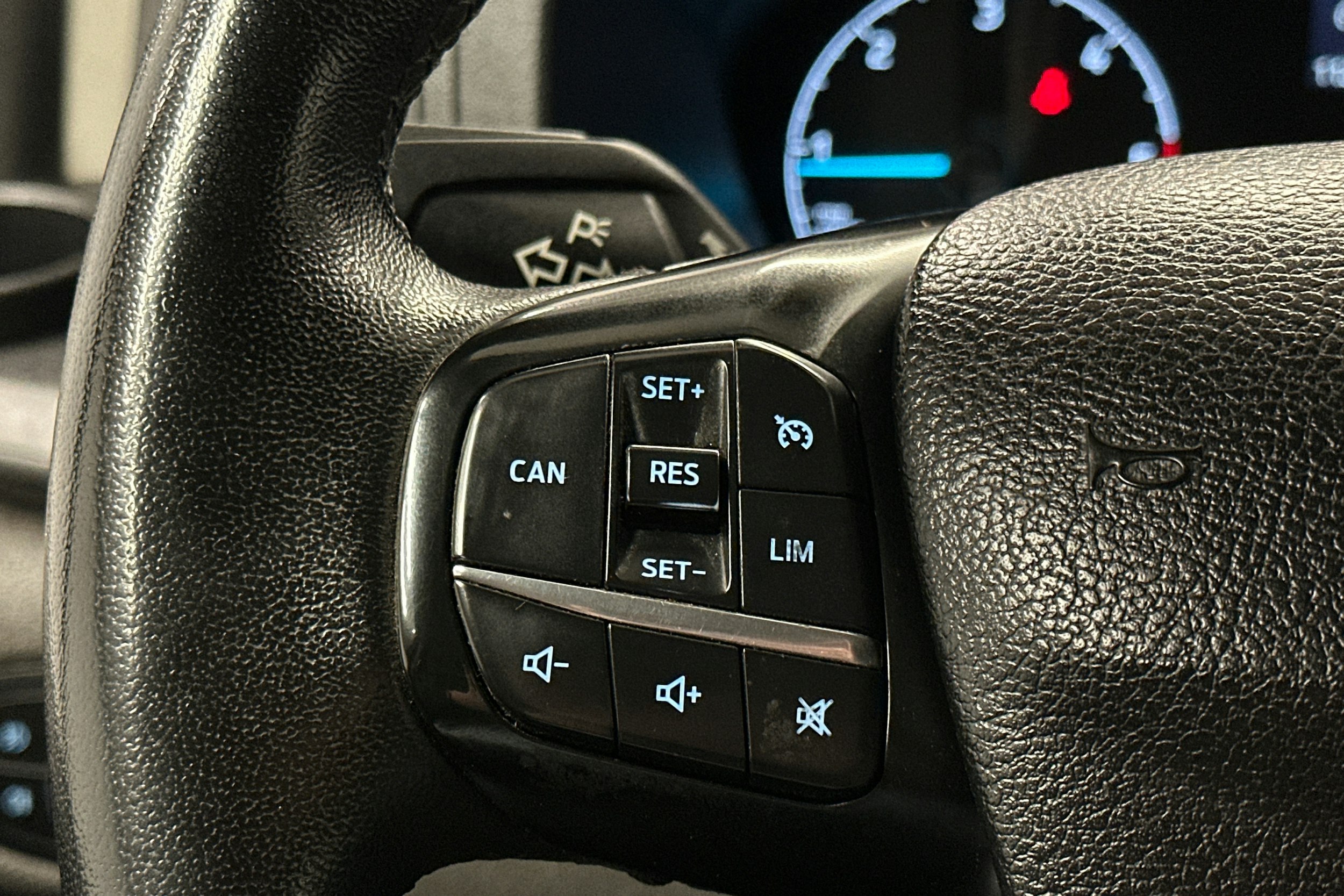 valkoinen Ford Transit Custom 2020 kuva 15.