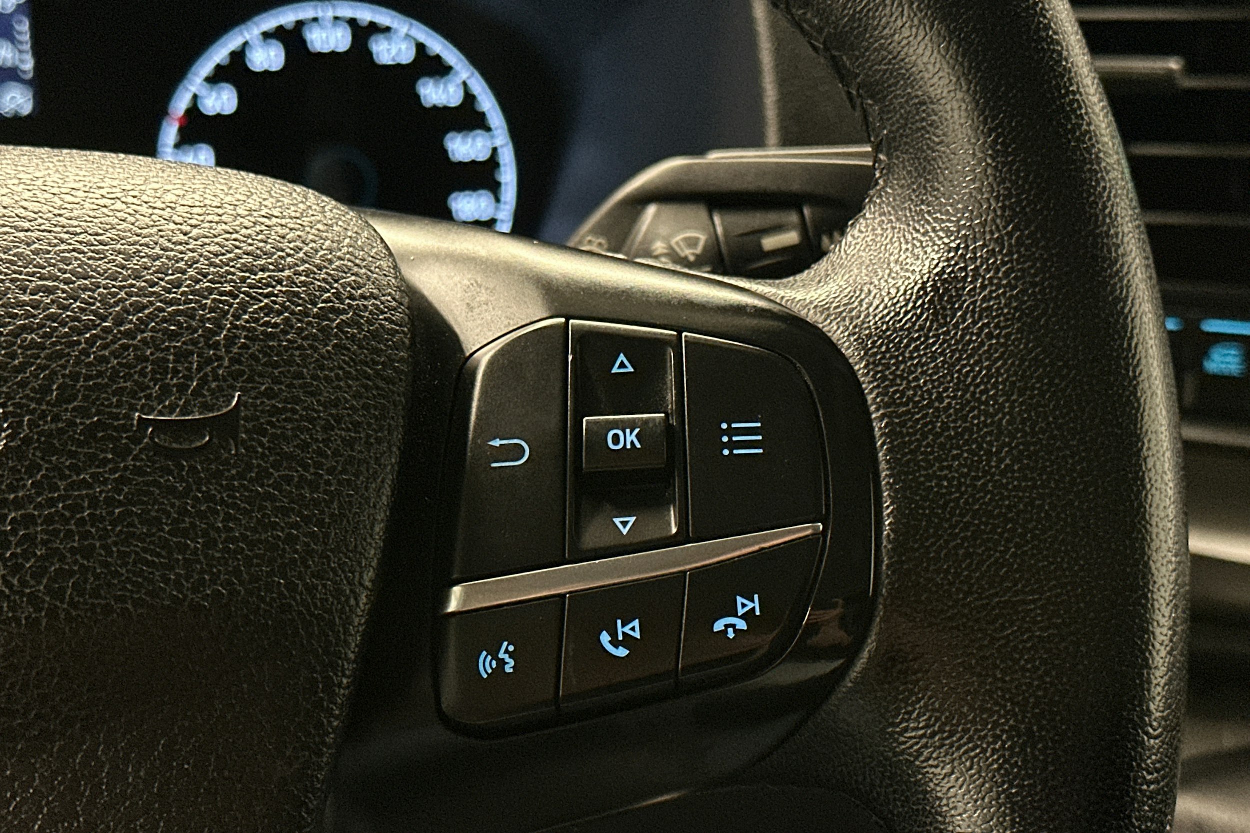 valkoinen Ford Transit Custom 2020 kuva 16.