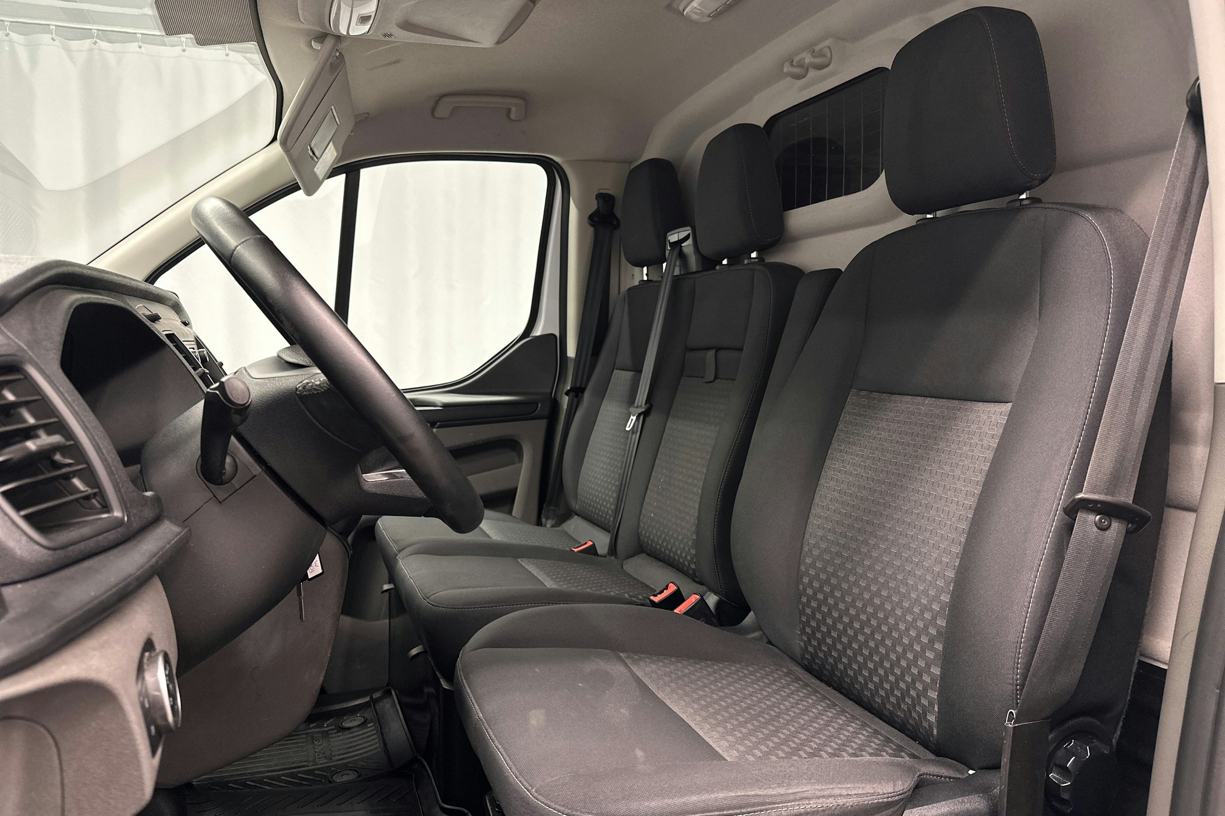valkoinen Ford Transit Custom 2020 kuva 11.