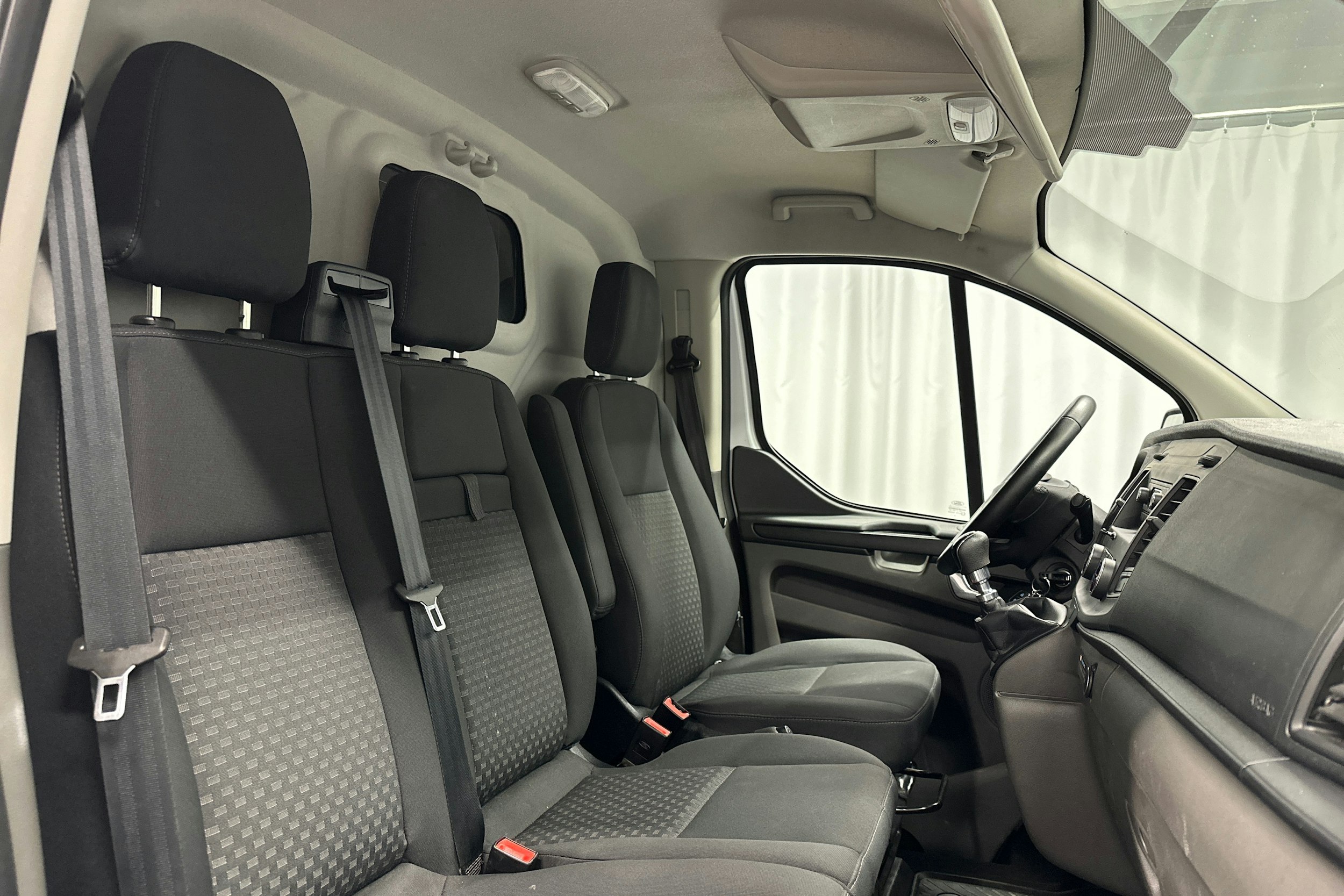 valkoinen Ford Transit Custom 2020 kuva 12.
