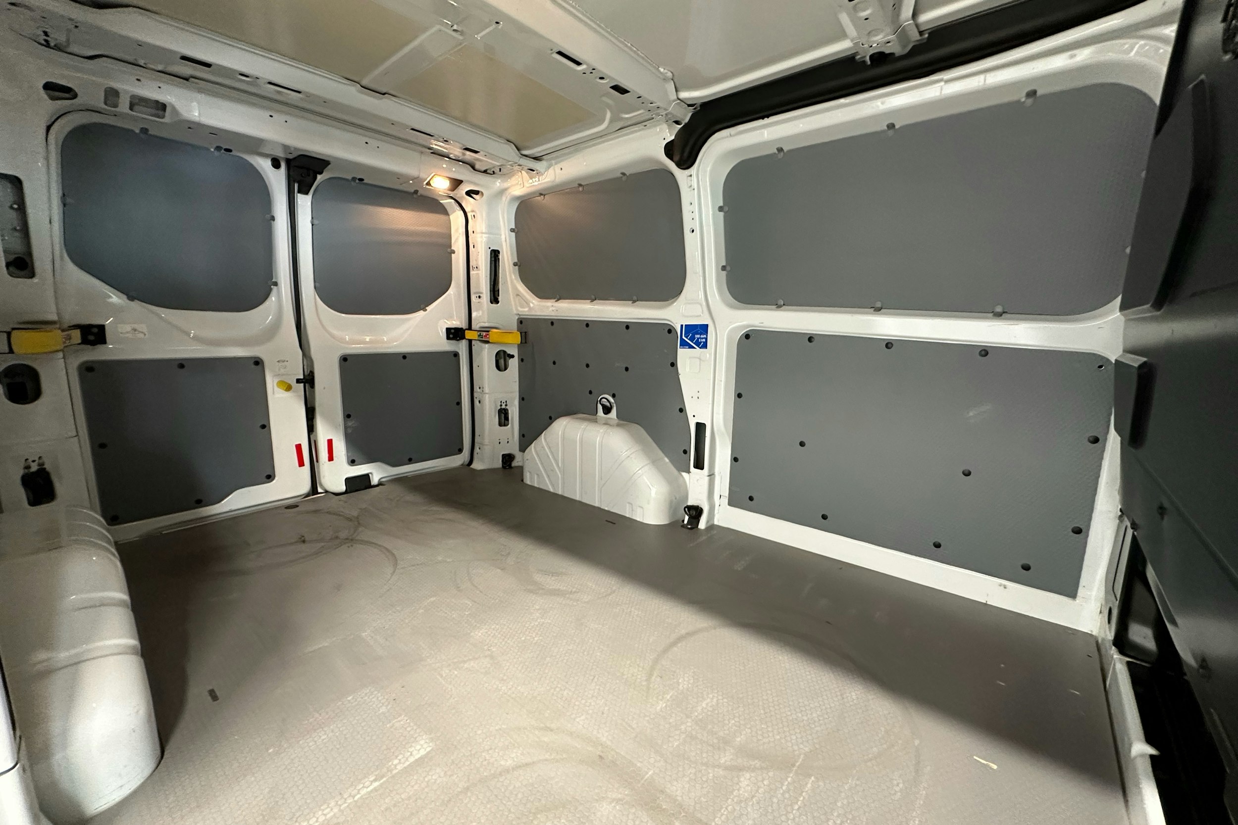 valkoinen Ford Transit Custom 2020 kuva 11.