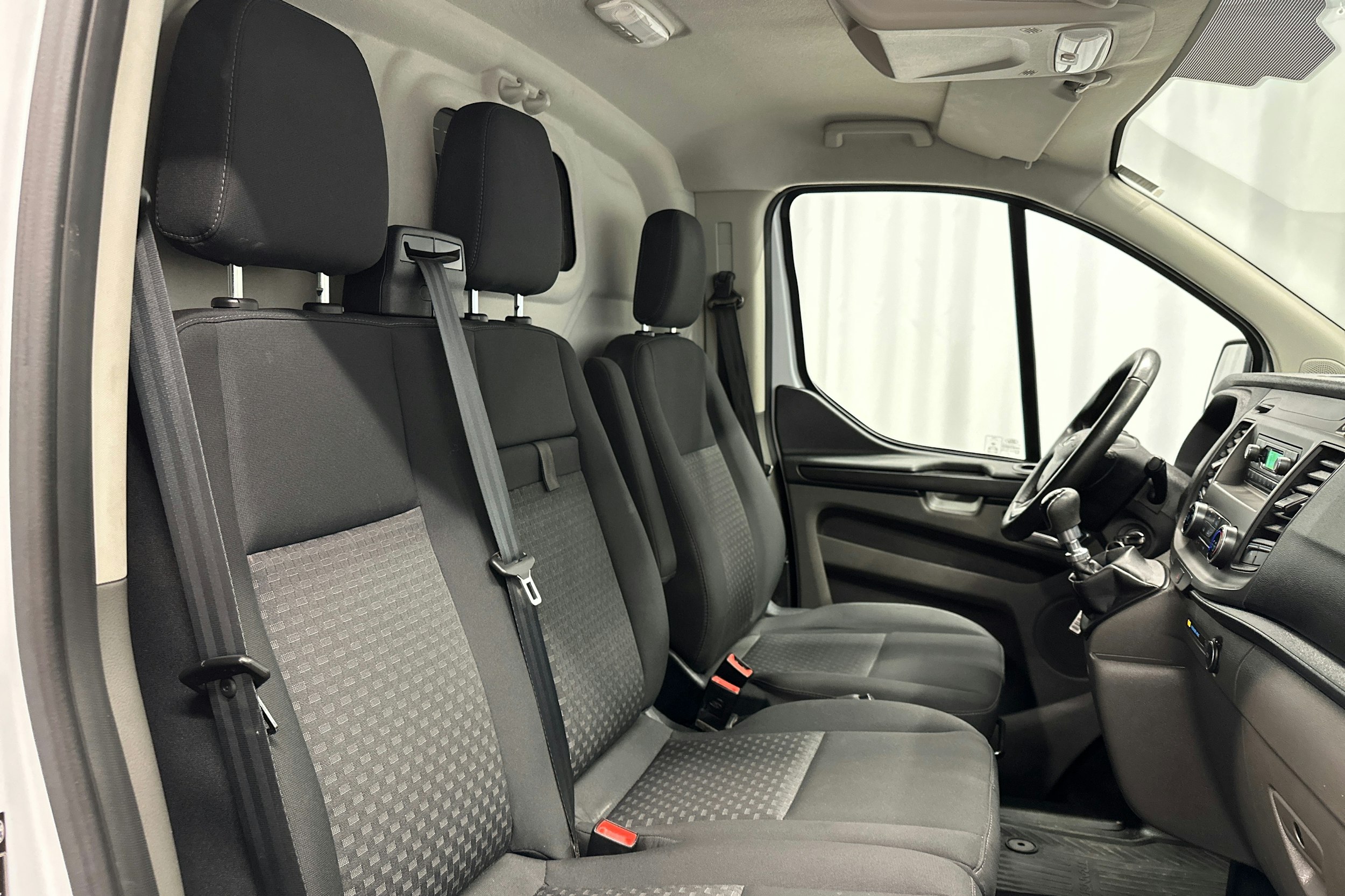 valkoinen Ford Transit Custom 2020 kuva 14.