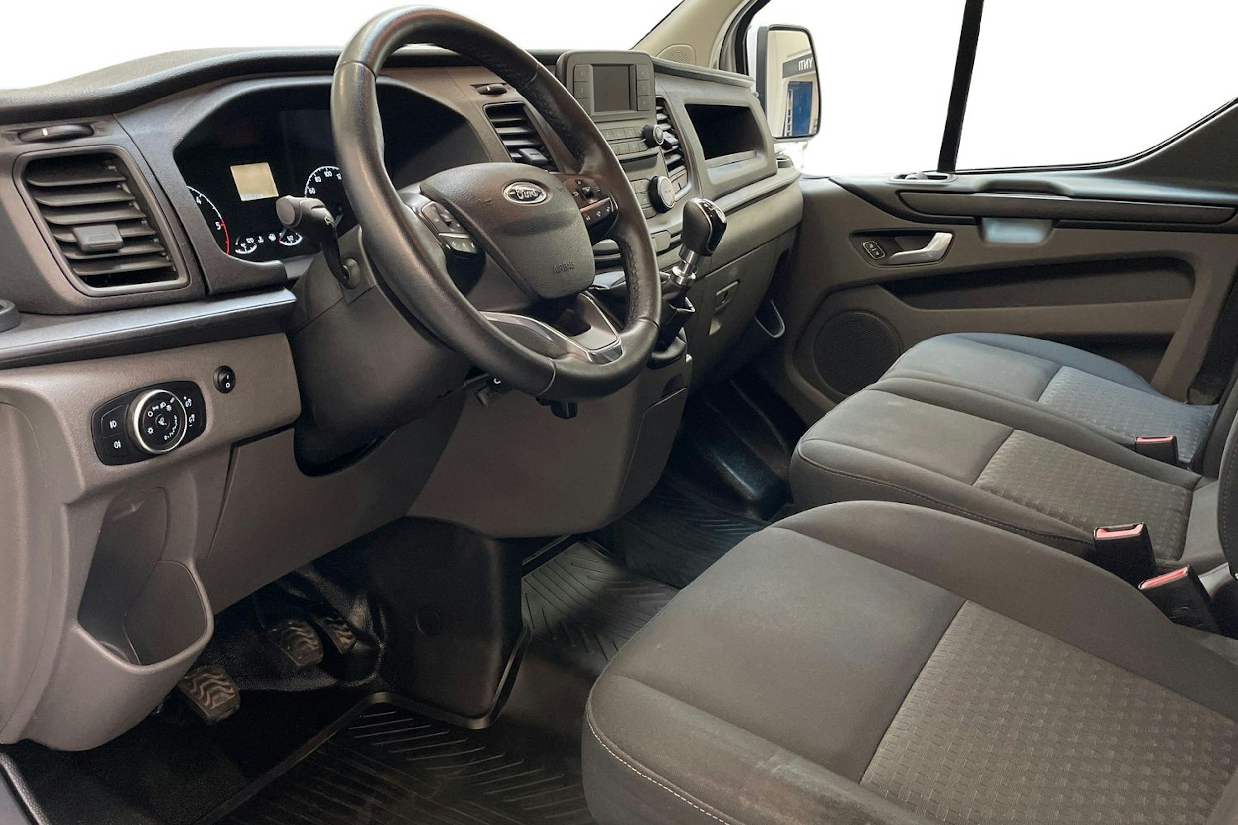 valkoinen Ford Transit Custom 2020 kuva 7.