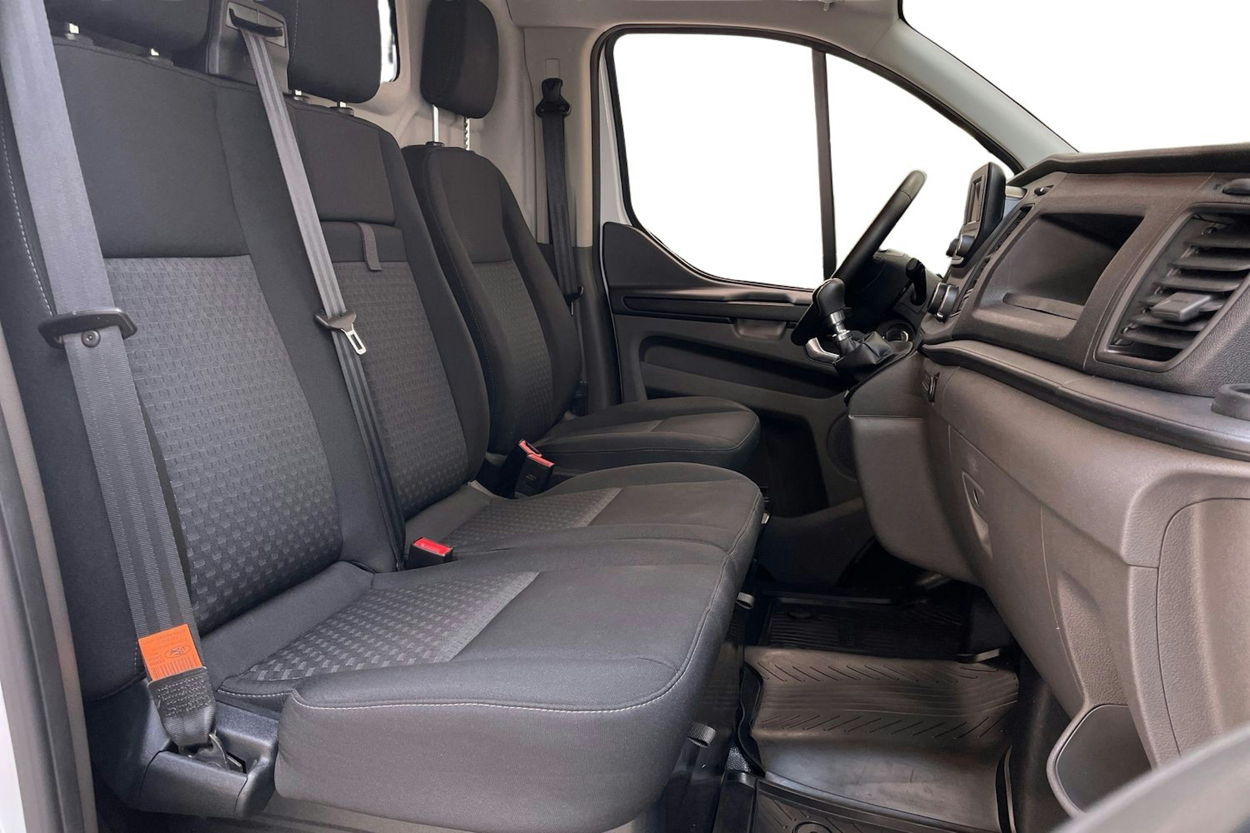 valkoinen Ford Transit Custom 2020 kuva 10.