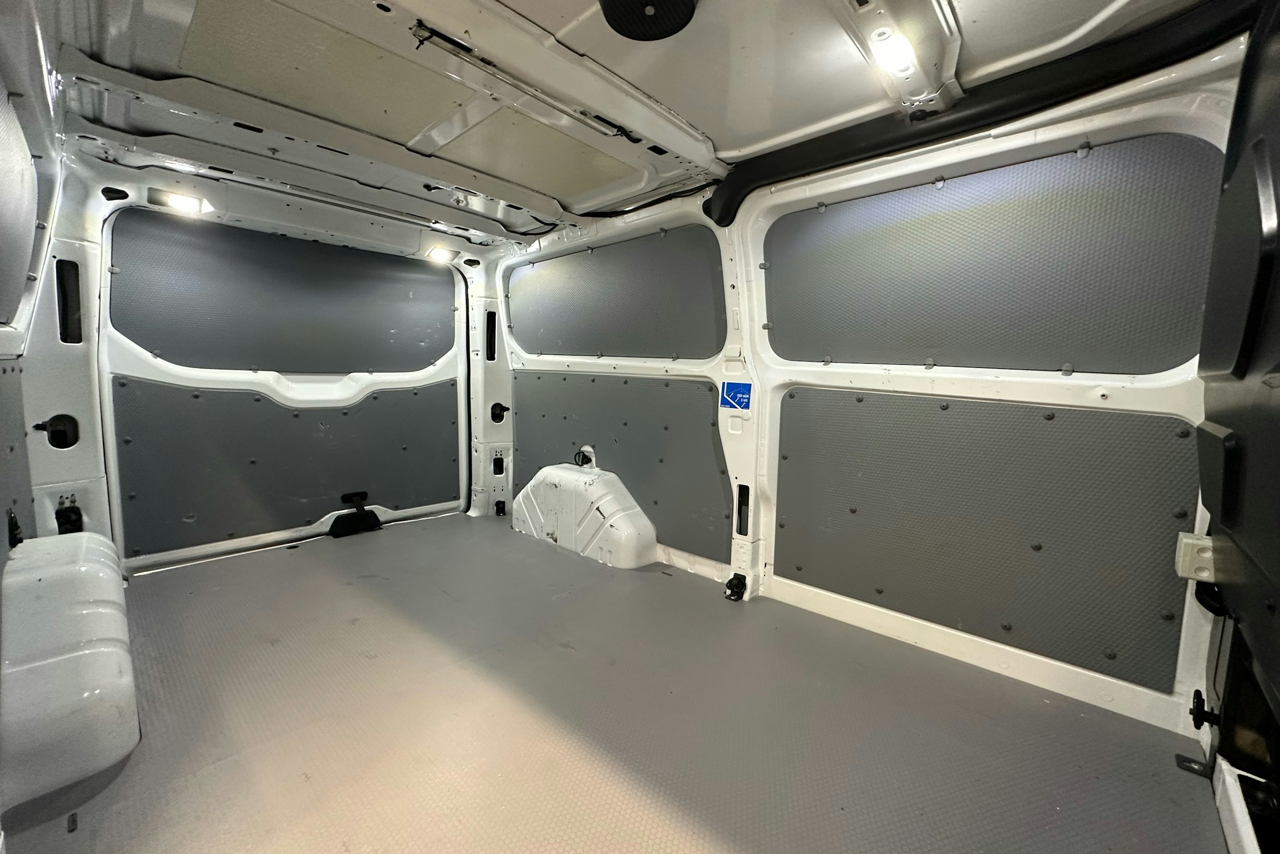 valkoinen Ford Transit Custom 2020 kuva 10.
