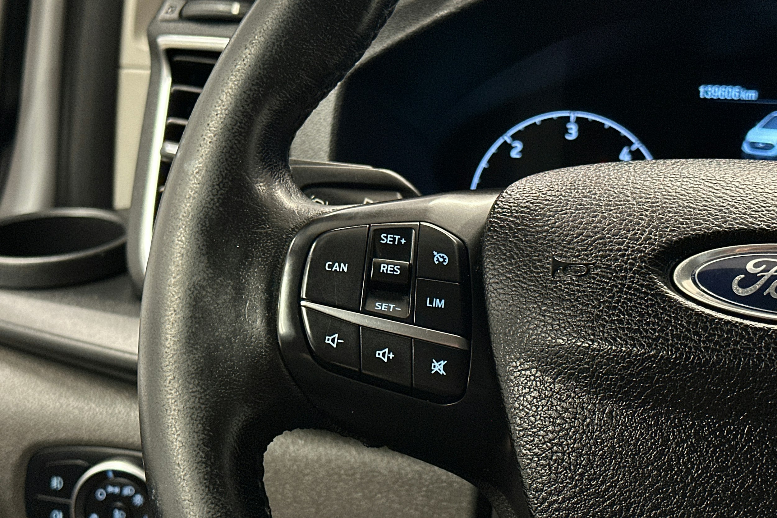 valkoinen Ford Transit Custom 2020 kuva 14.