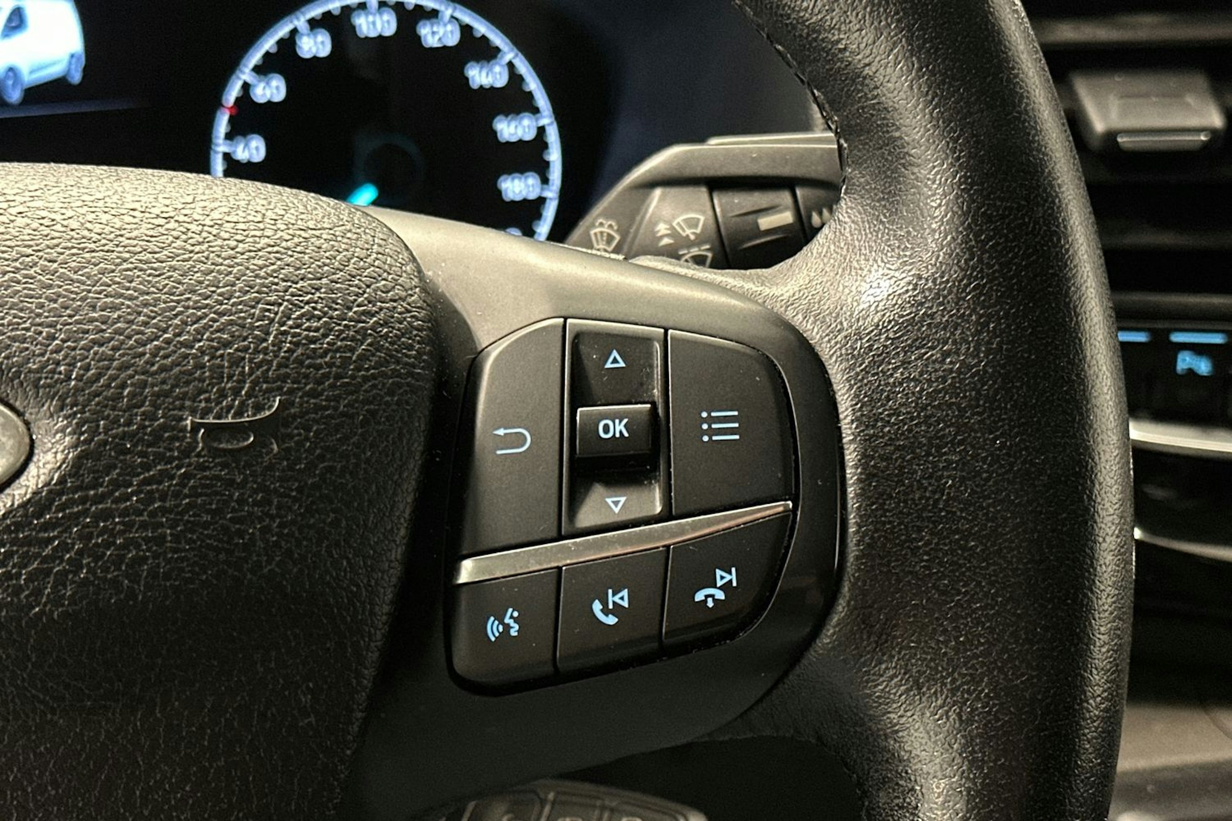 valkoinen Ford Transit Custom 2020 kuva 17.