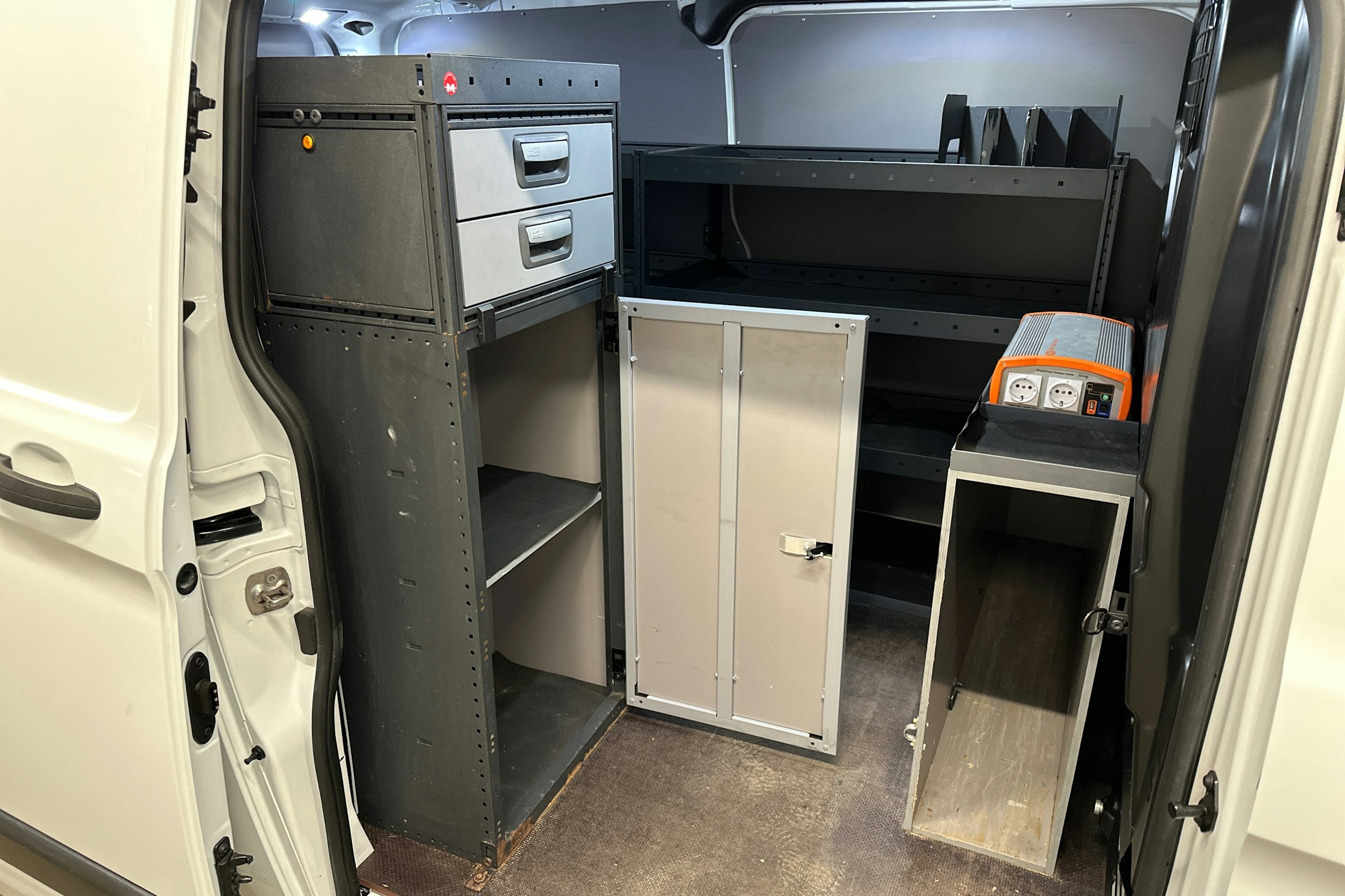 valkoinen Ford Transit Custom 2020 kuva 12.