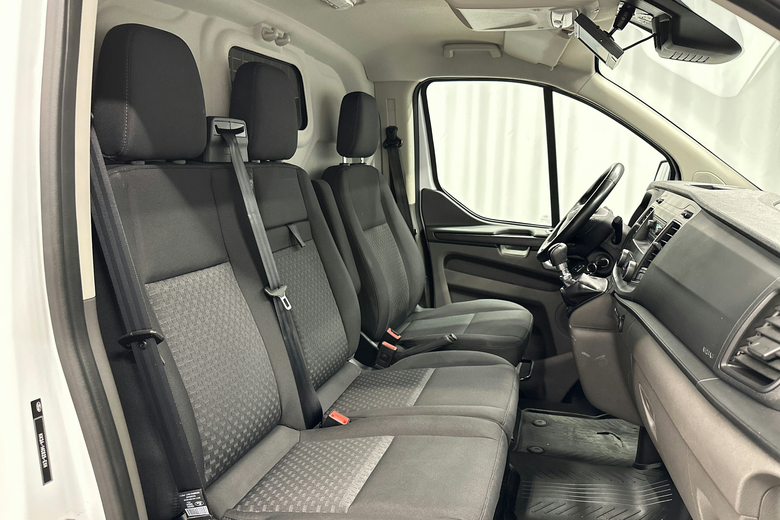 valkoinen Ford Transit Custom 2020 kuva 14.