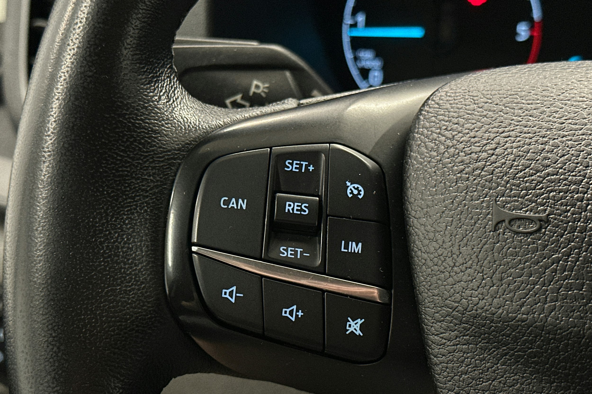 valkoinen Ford Transit Custom 2020 kuva 16.