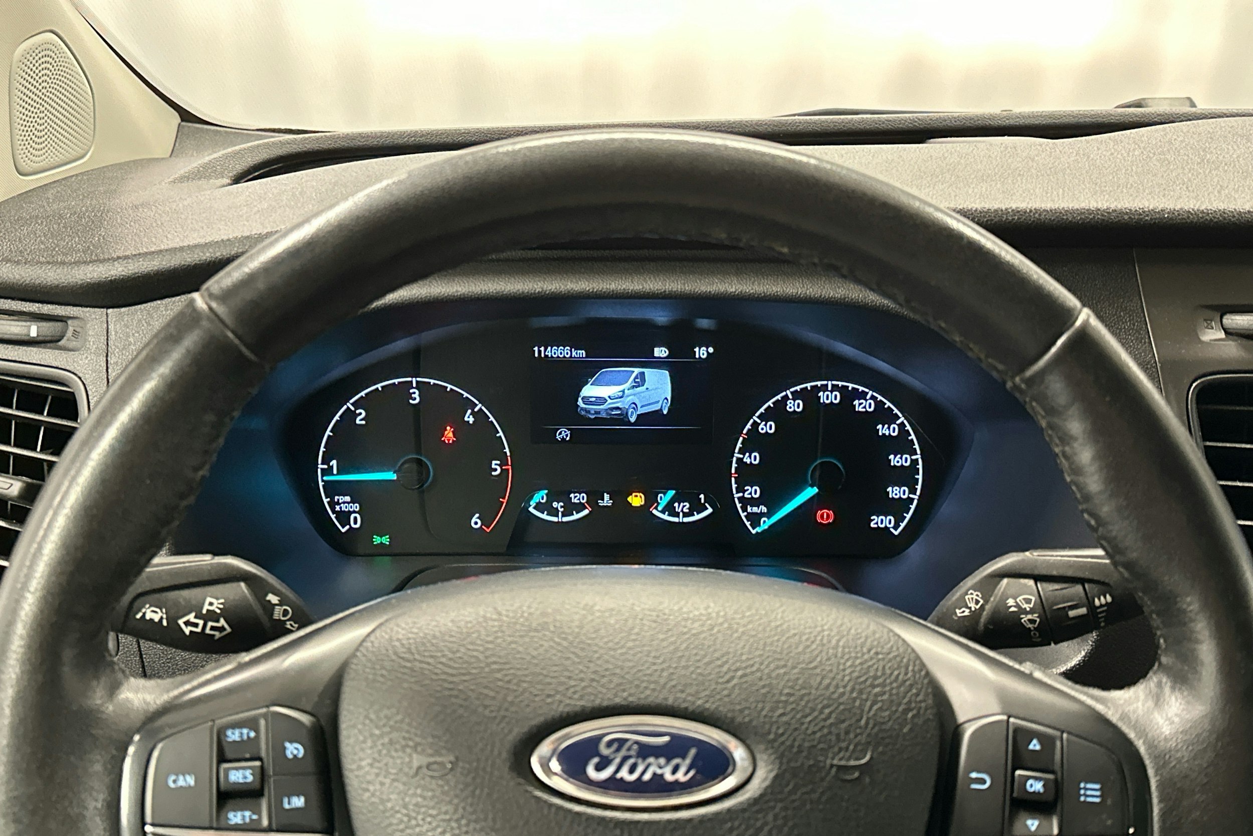 valkoinen Ford Transit Custom 2020 kuva 10.