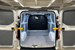 valkoinen Ford Transit Custom 2020 kuva 15.