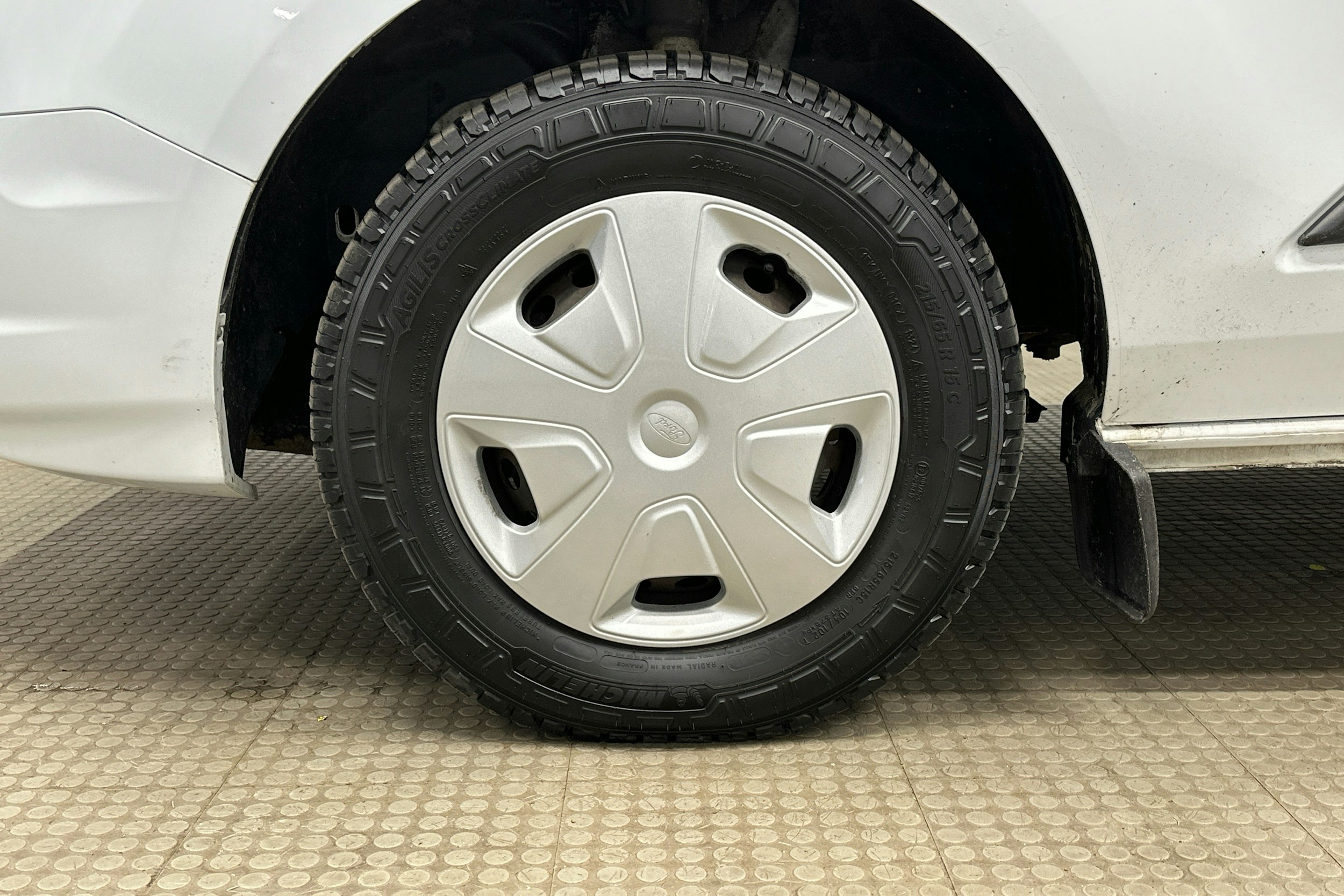 valkoinen Ford Transit Custom 2020 kuva 17.