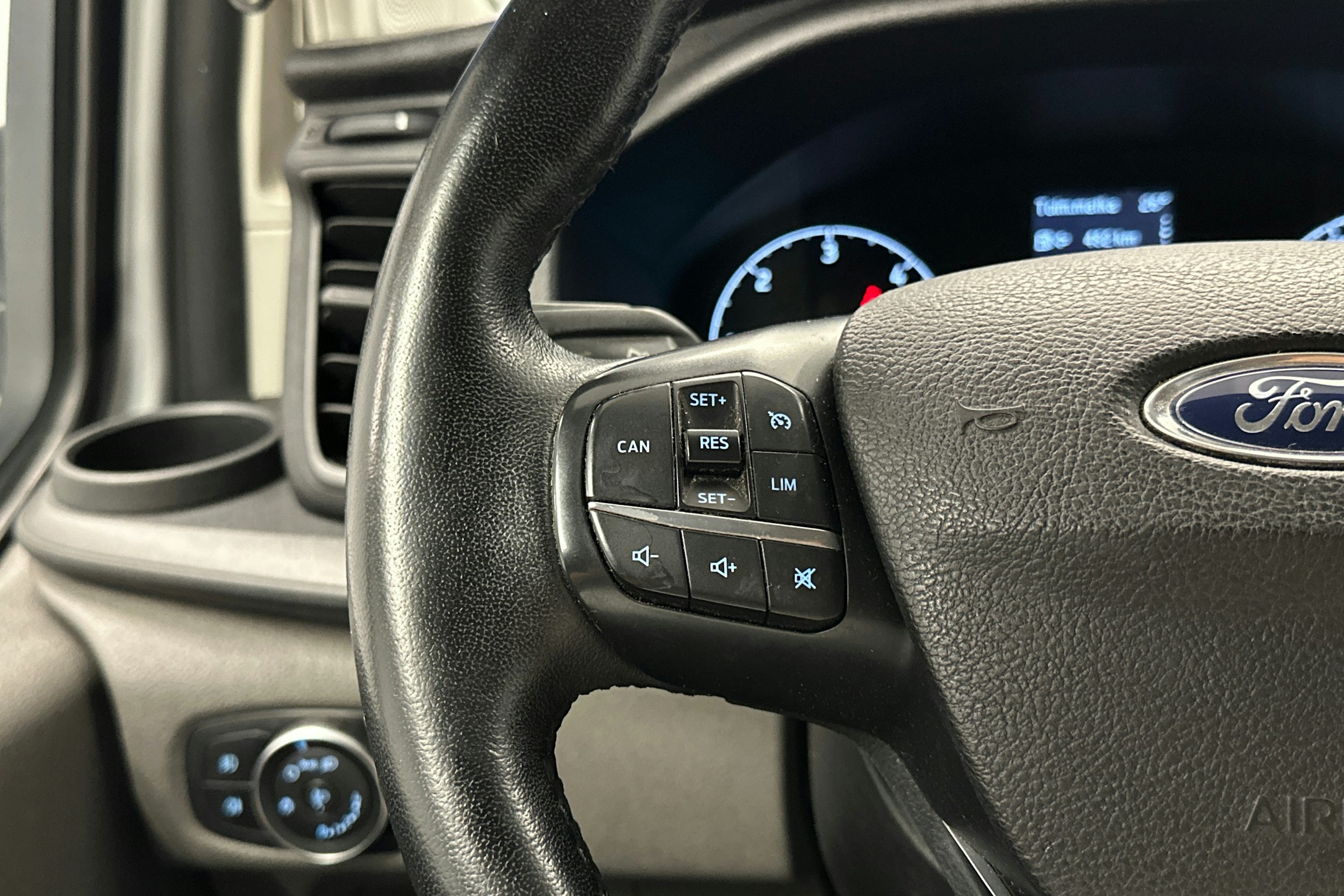 valkoinen Ford Transit Custom 2020 kuva 12.