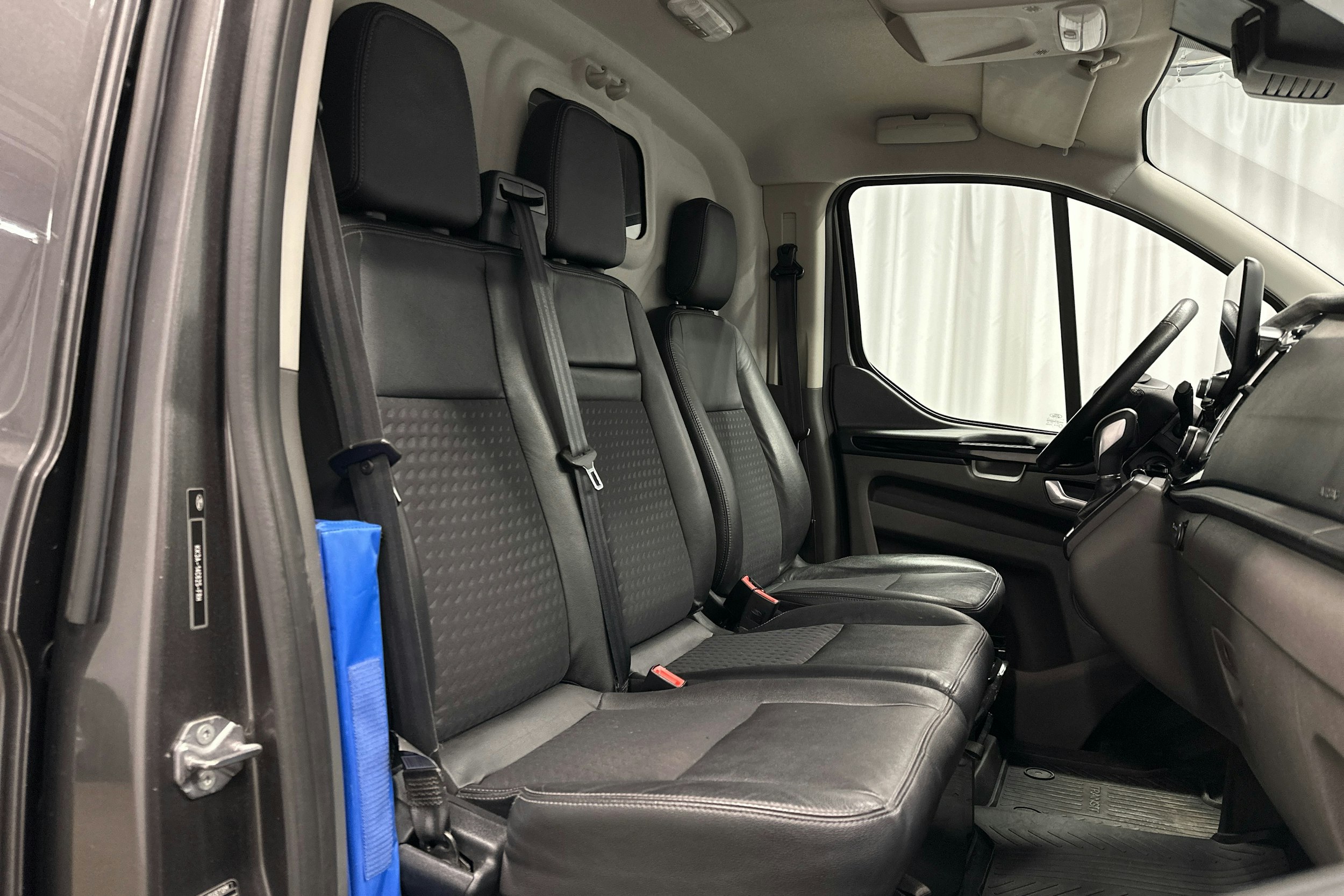 harmaa Ford Transit Custom 2020 kuva 8.
