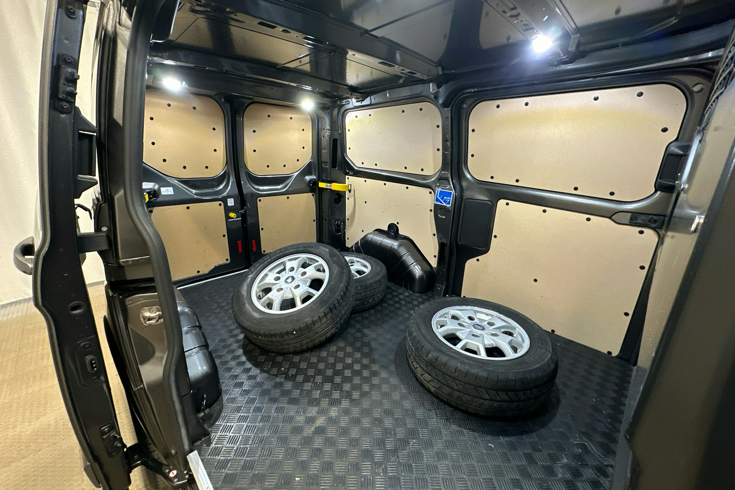harmaa Ford Transit Custom 2020 kuva 22.