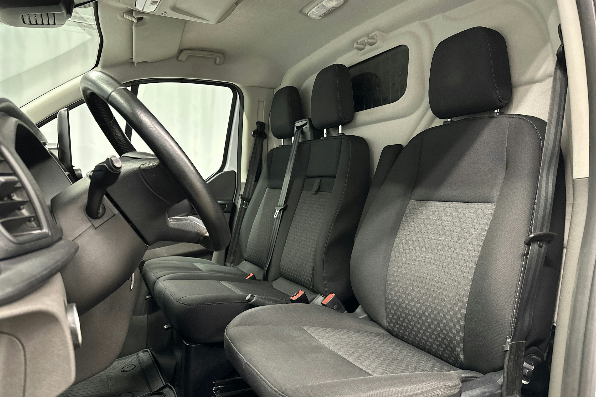 valkoinen Ford Transit Custom 2020 kuva 11.