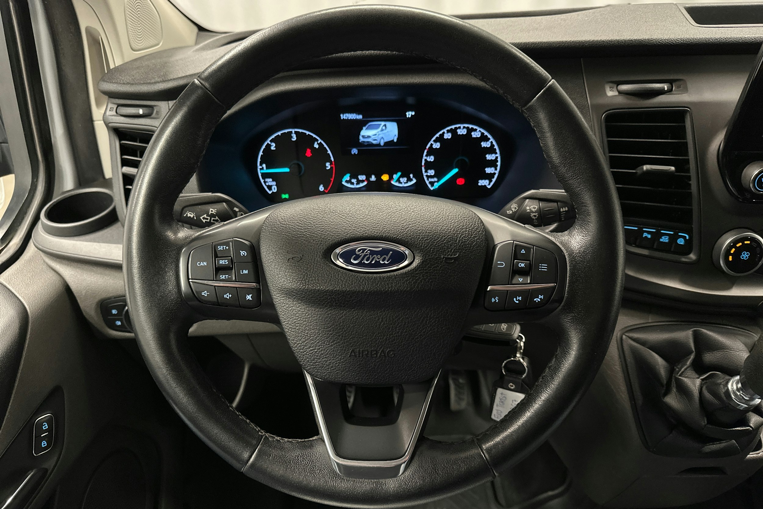 valkoinen Ford Transit Custom 2020 kuva 14.