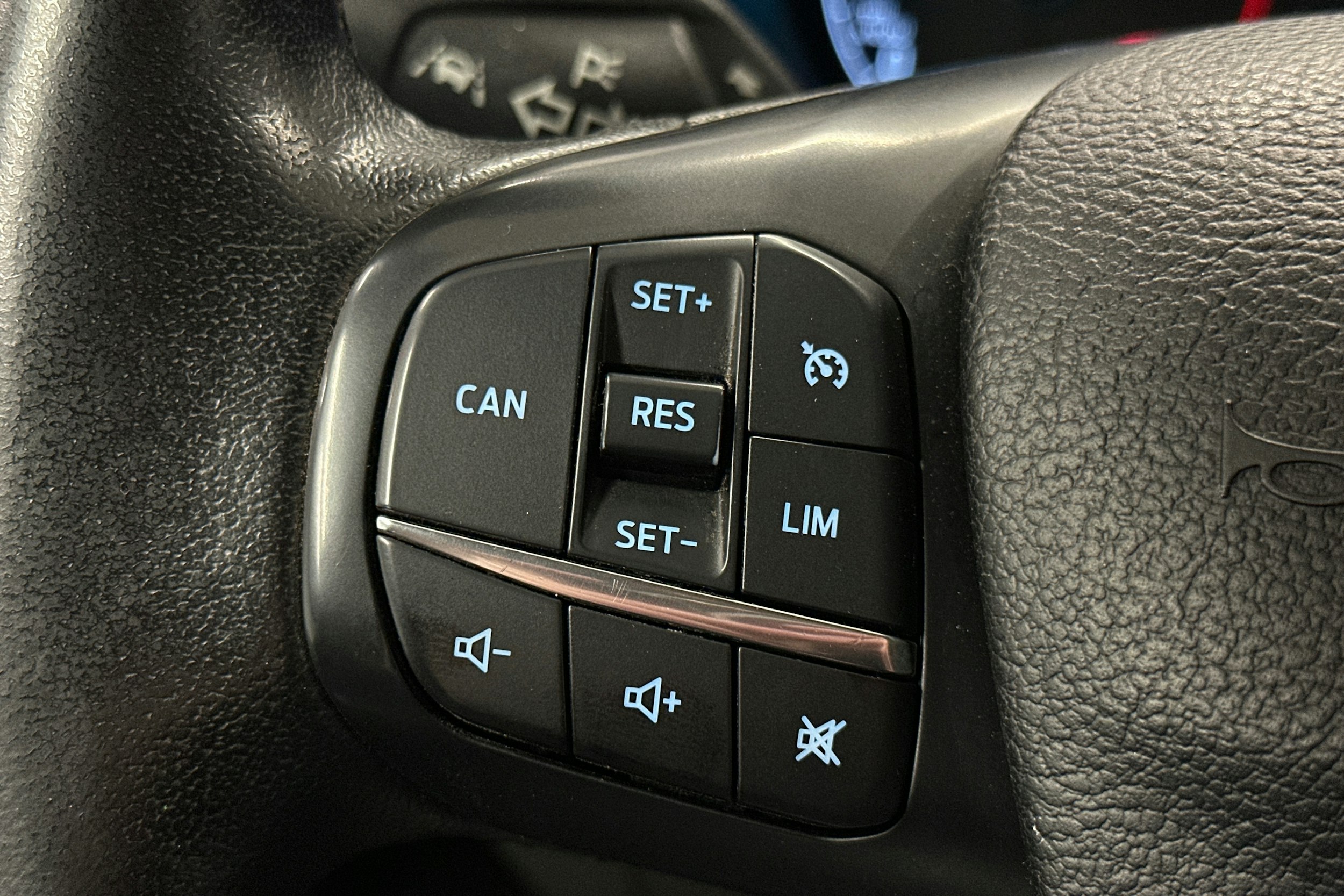 valkoinen Ford Transit Custom 2020 kuva 15.