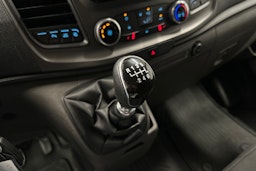 valkoinen Ford Transit Custom 2020 kuva 17.