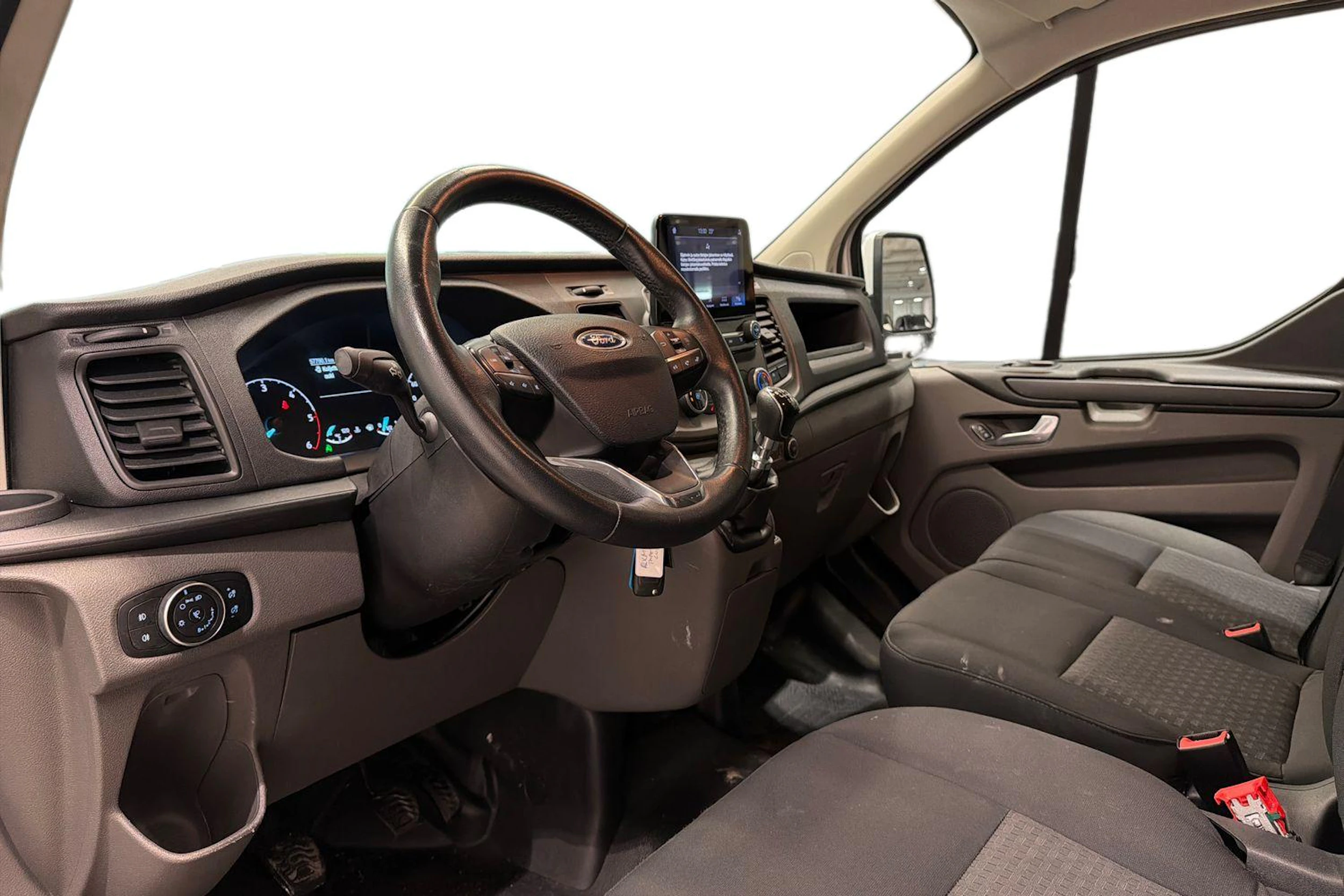 Valkoinen Ford Transit Custom 2020 kuva 8.