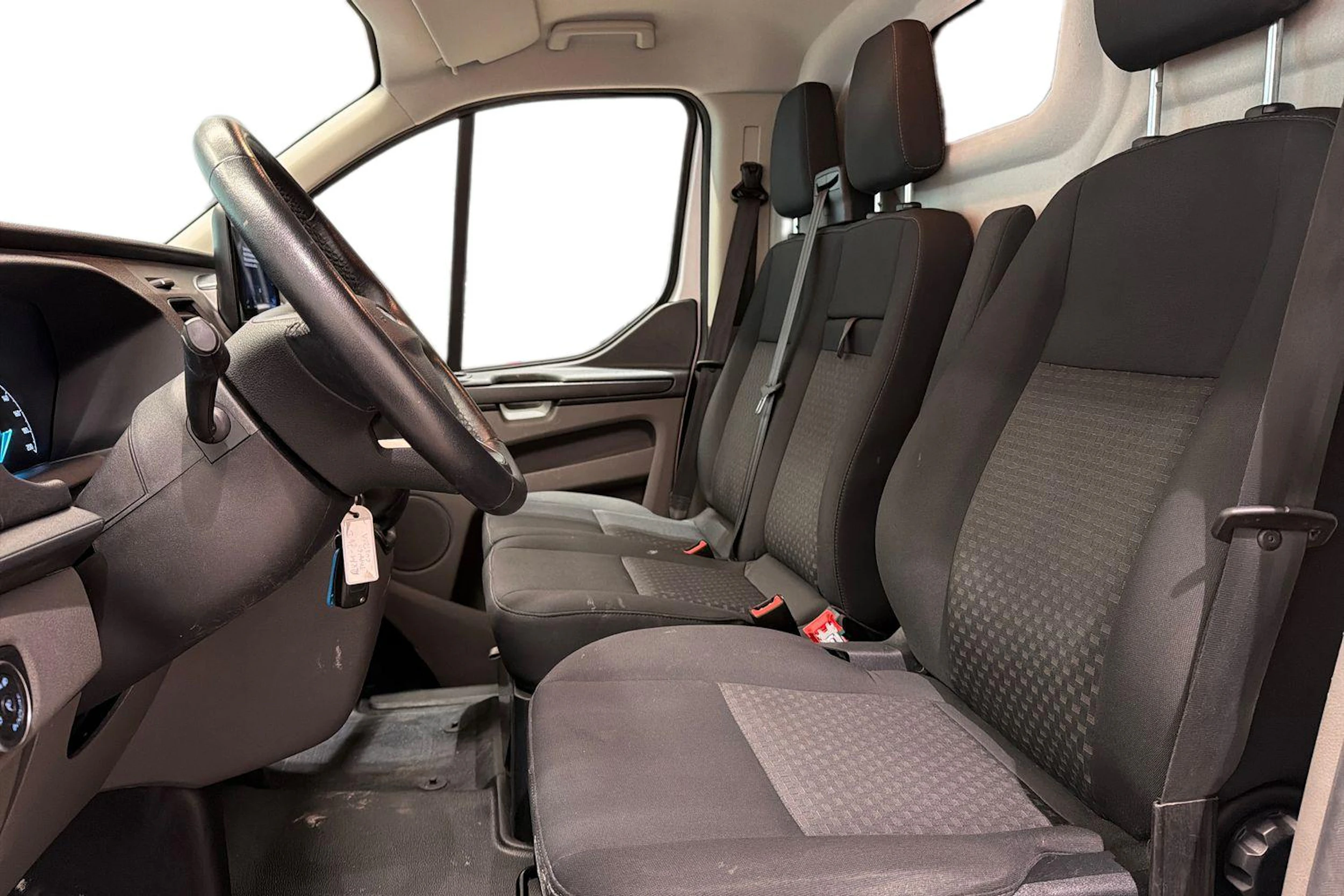 Valkoinen Ford Transit Custom 2020 kuva 11.