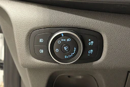 Valkoinen Ford Transit Custom 2020 kuva 17.