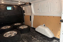Valkoinen Ford Transit Custom 2020 kuva 29.