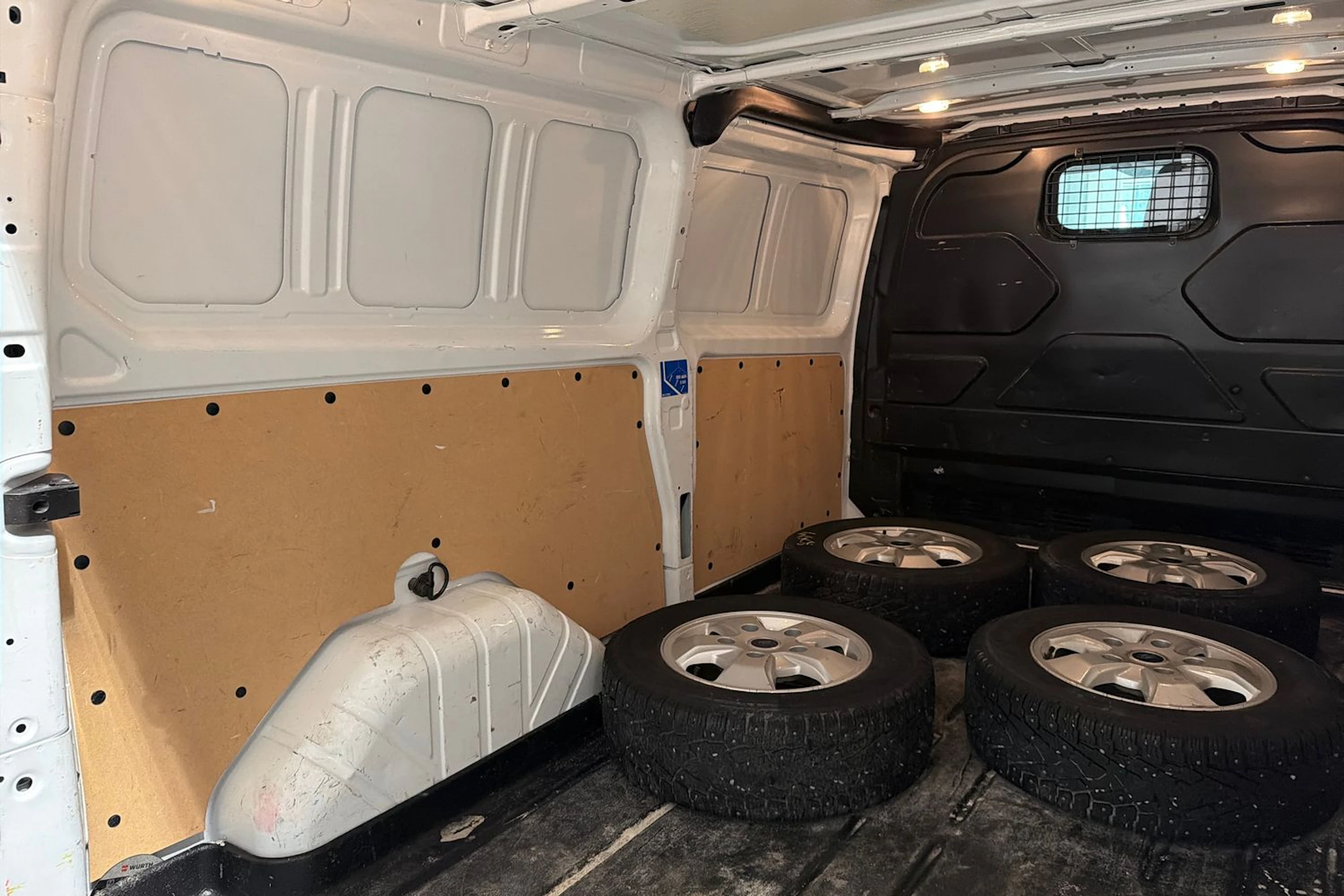 Valkoinen Ford Transit Custom 2020 kuva 30.