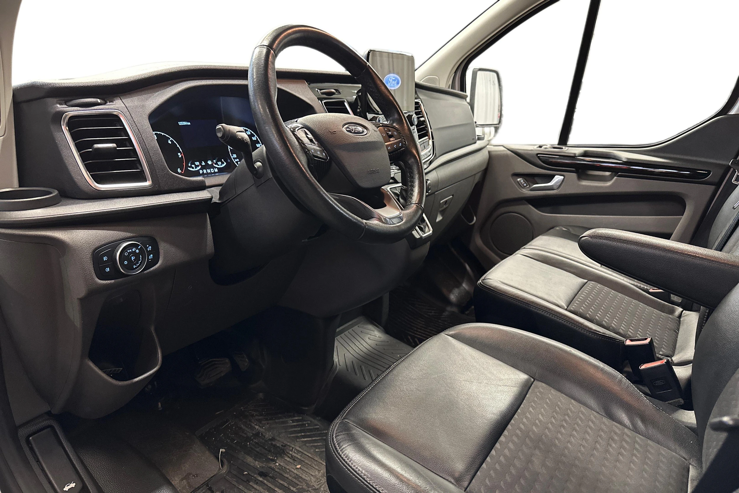 valkoinen Ford Transit Custom 2020 kuva 3.