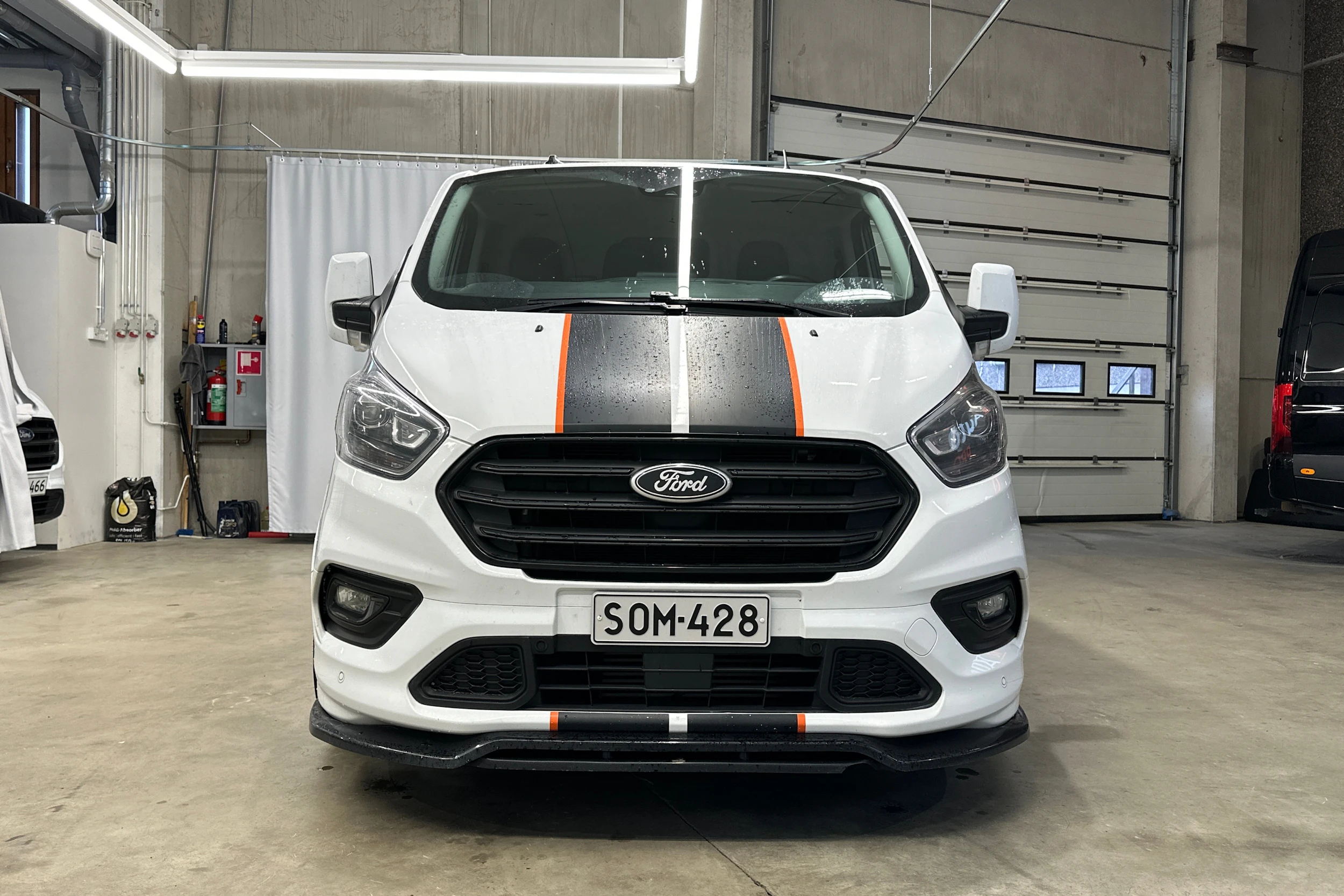 valkoinen Ford Transit Custom 2020 kuva 4.