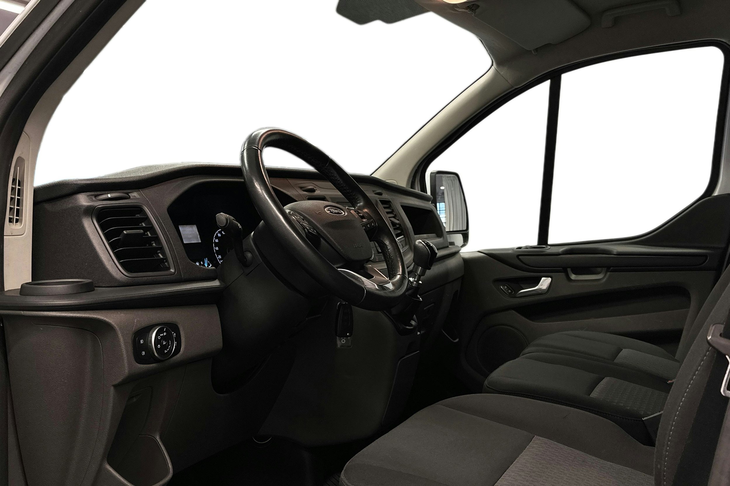 valkoinen Ford Transit Custom 2020 kuva 8.
