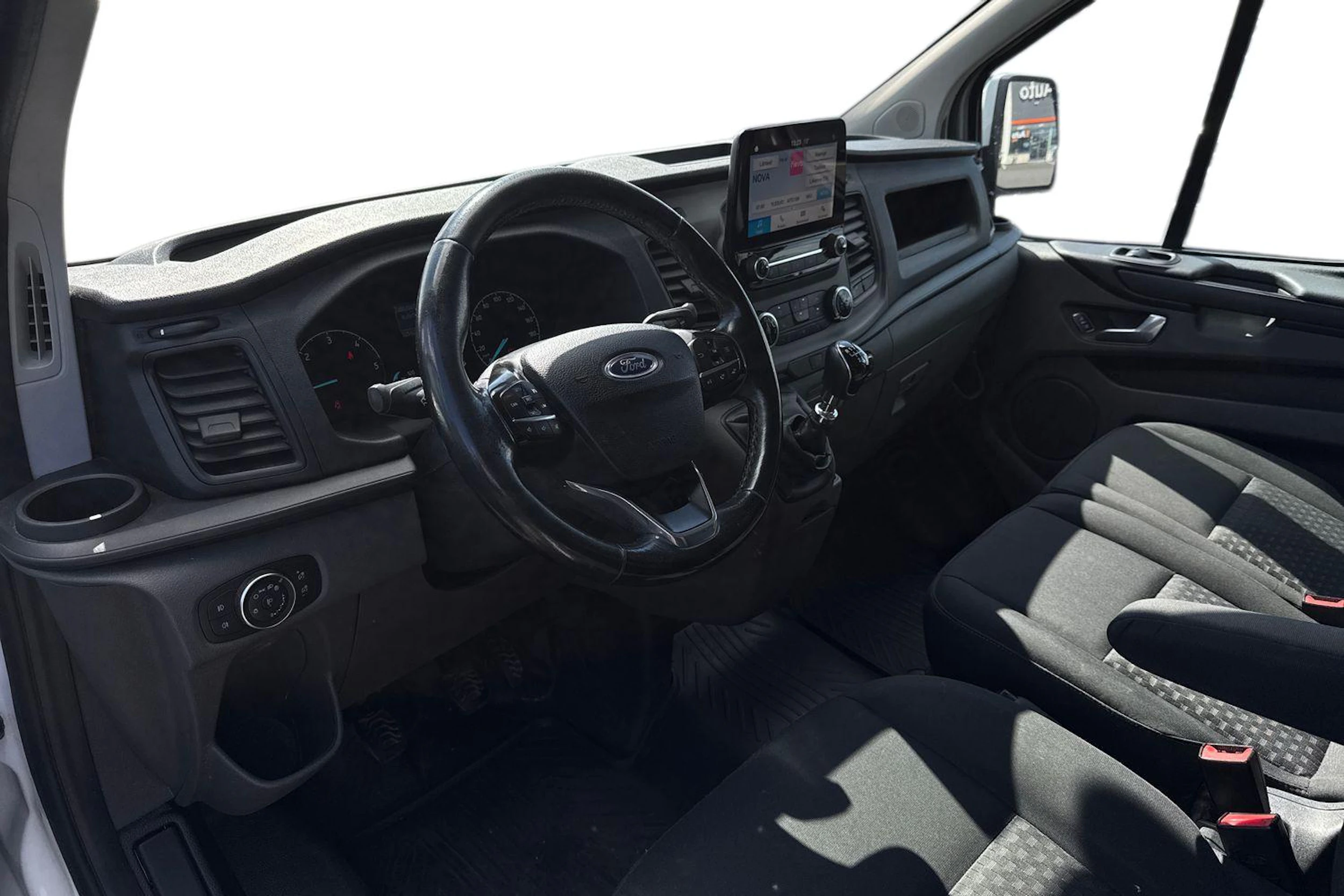 valkoinen Ford Transit Custom 2020 kuva 3.