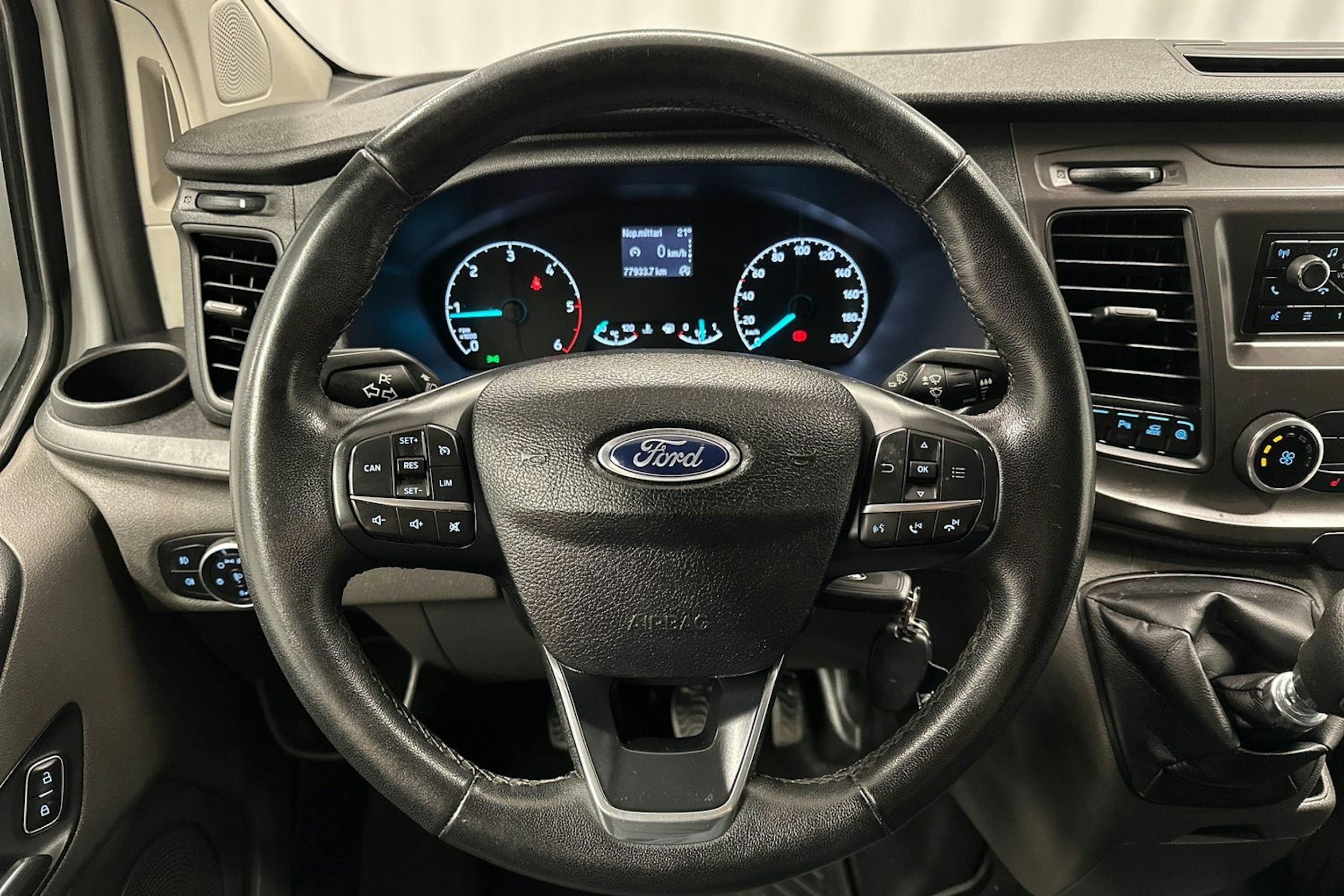 valkoinen Ford Transit Custom 2020 kuva 10.